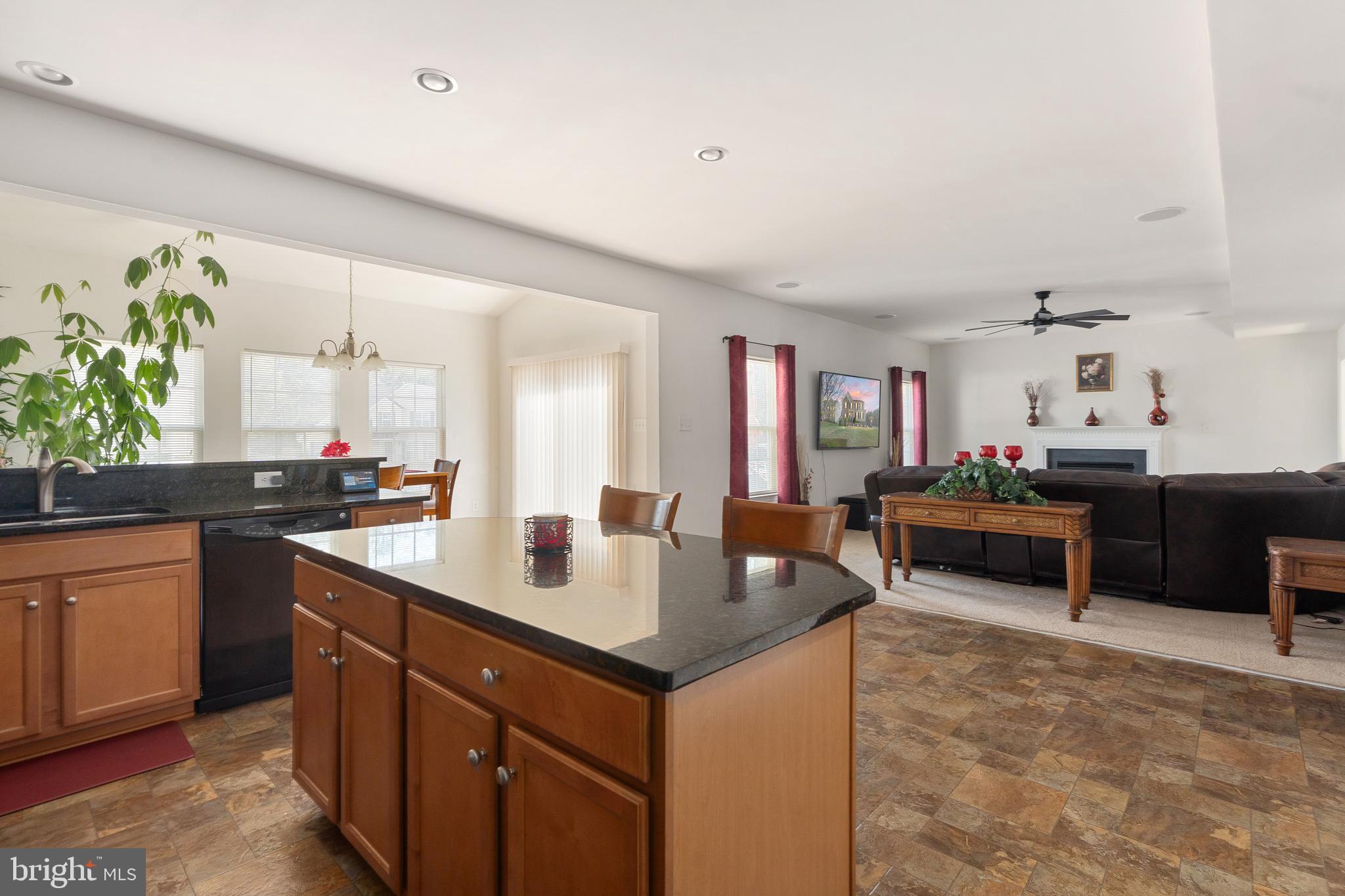 SPRING LAKE - Residential