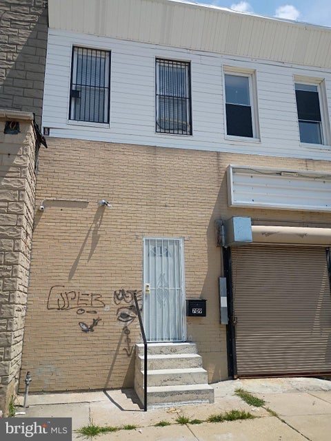 Townhouse For Rent - 709 Poplar Grove Street<br/> Baltimore City County, BALTIMORE, MD 21216