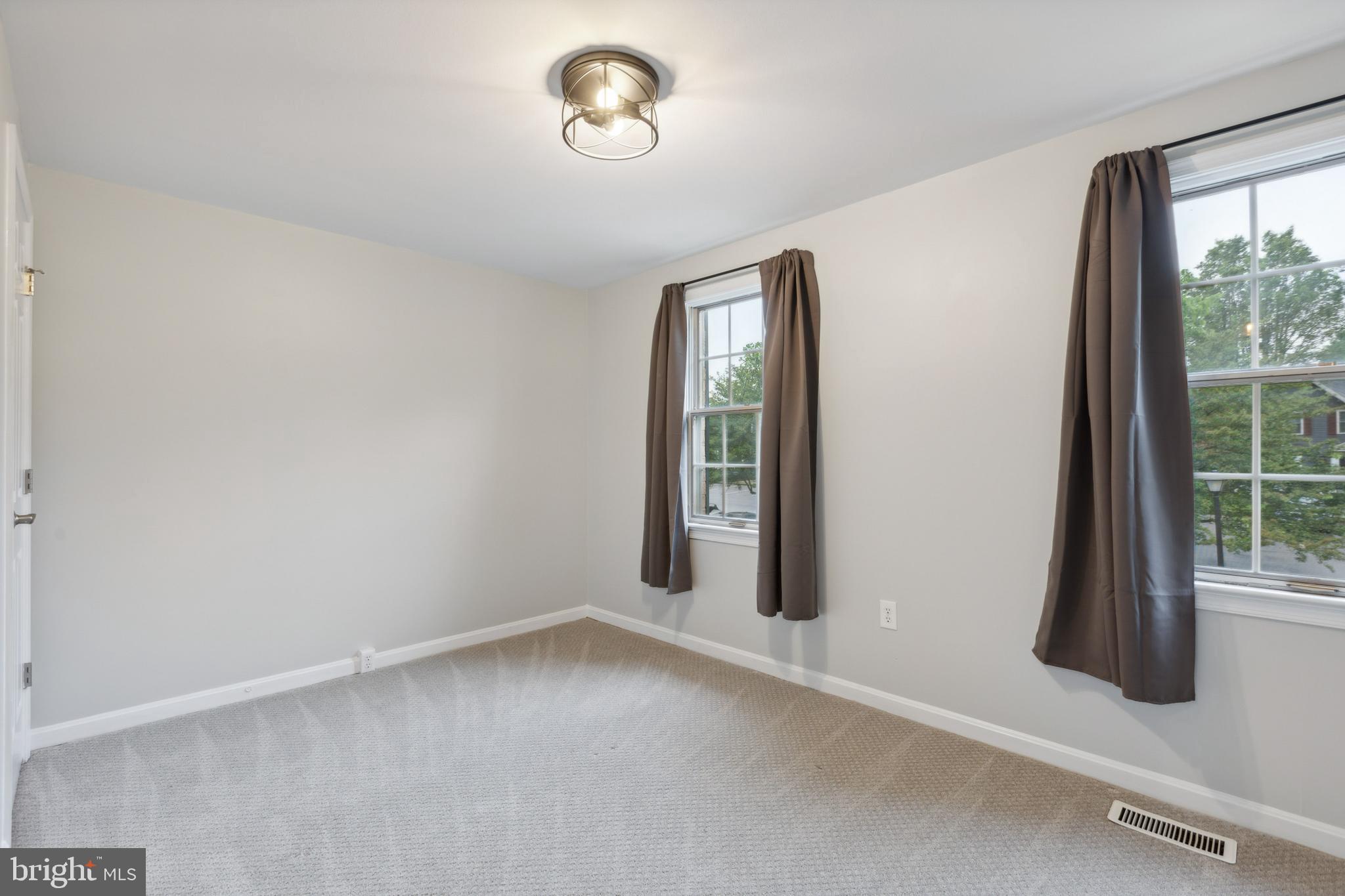 WATERSIDE - Residential