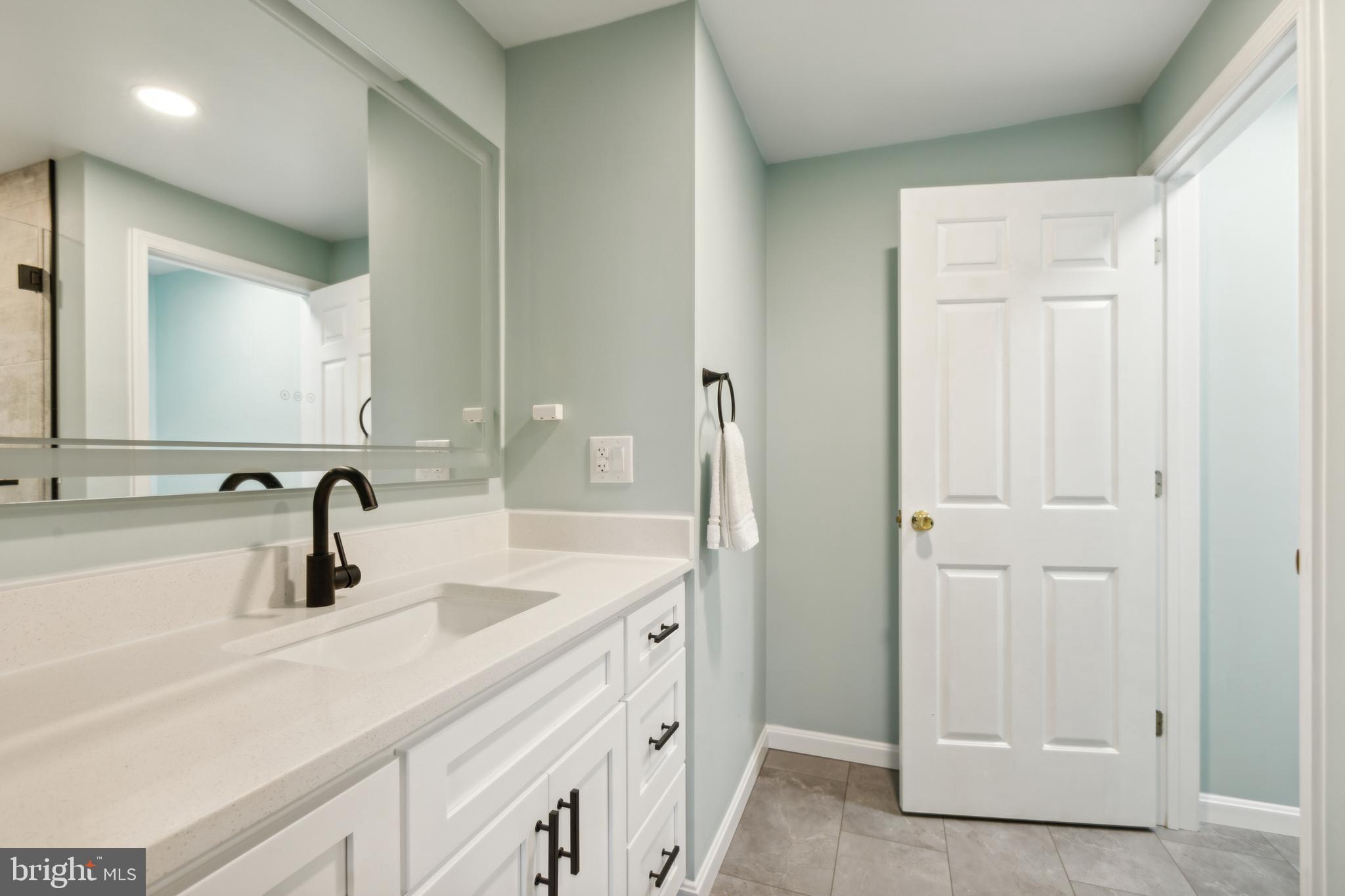 WATERSIDE - Residential