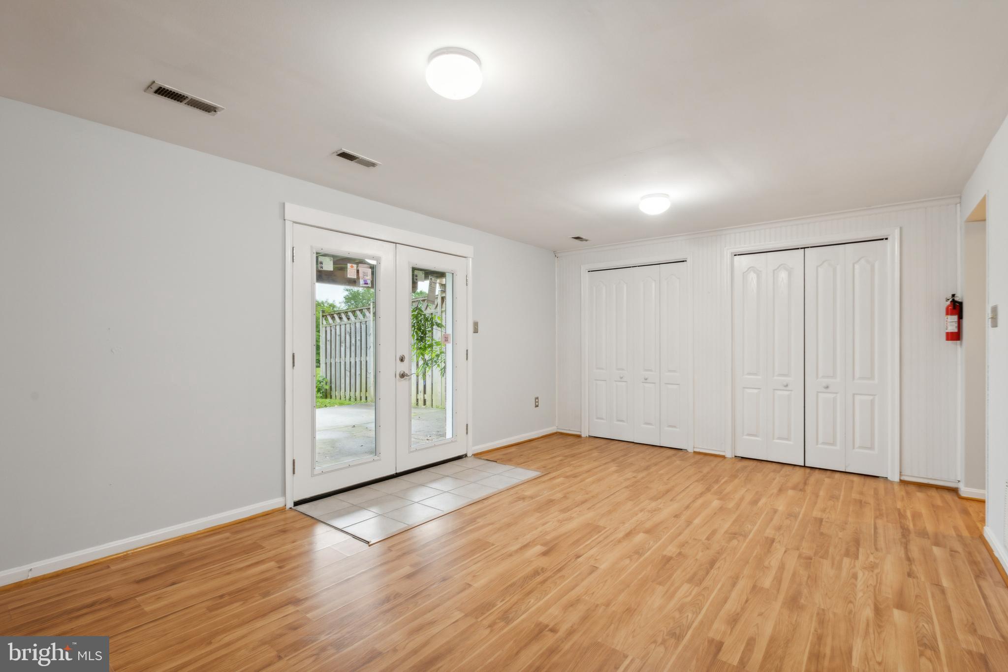 WATERSIDE - Residential