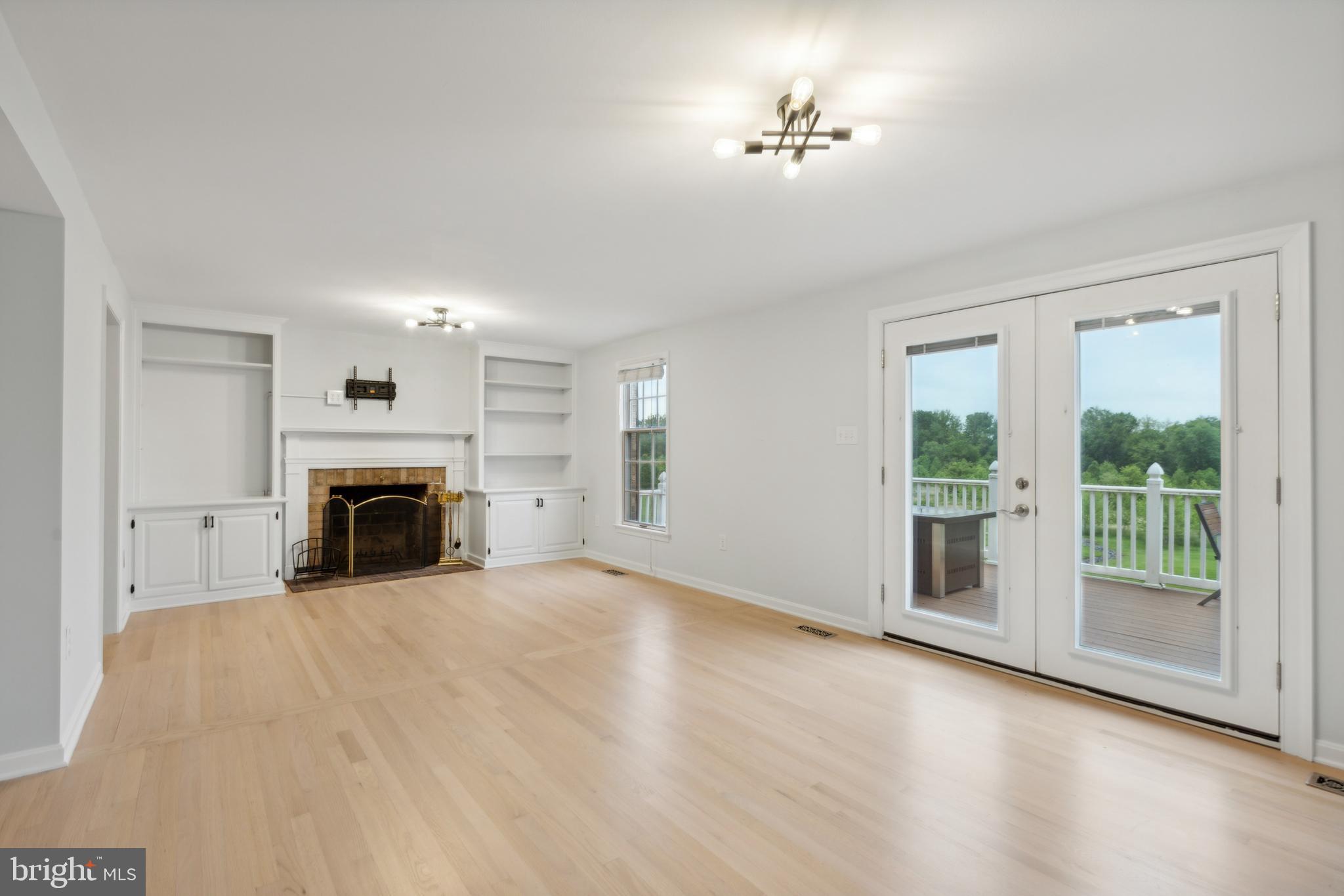 WATERSIDE - Residential