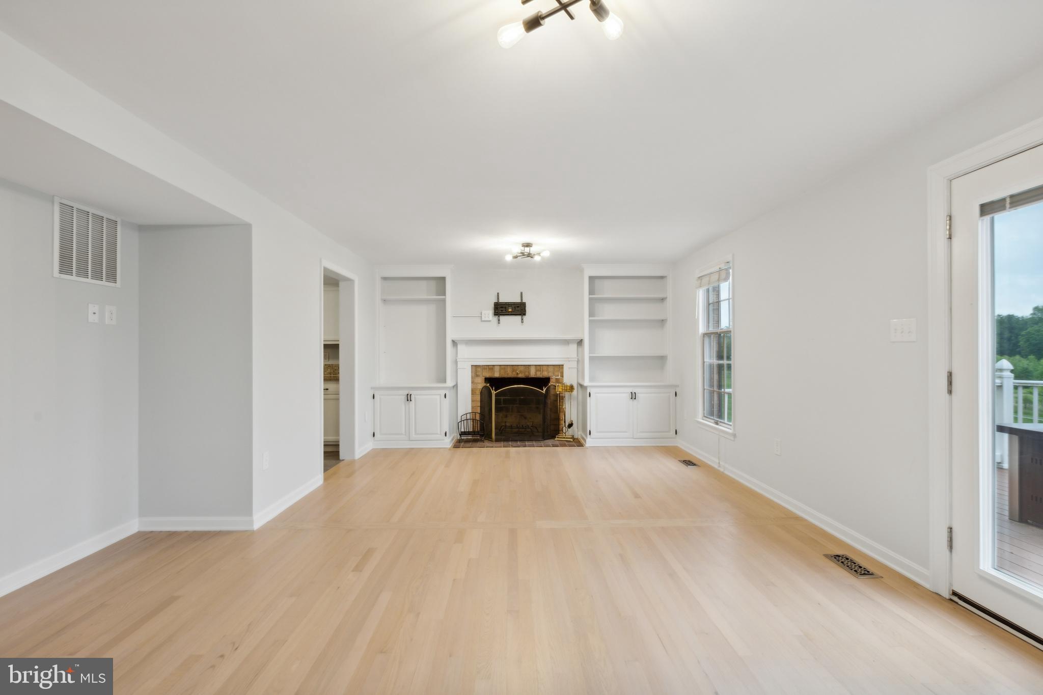 WATERSIDE - Residential