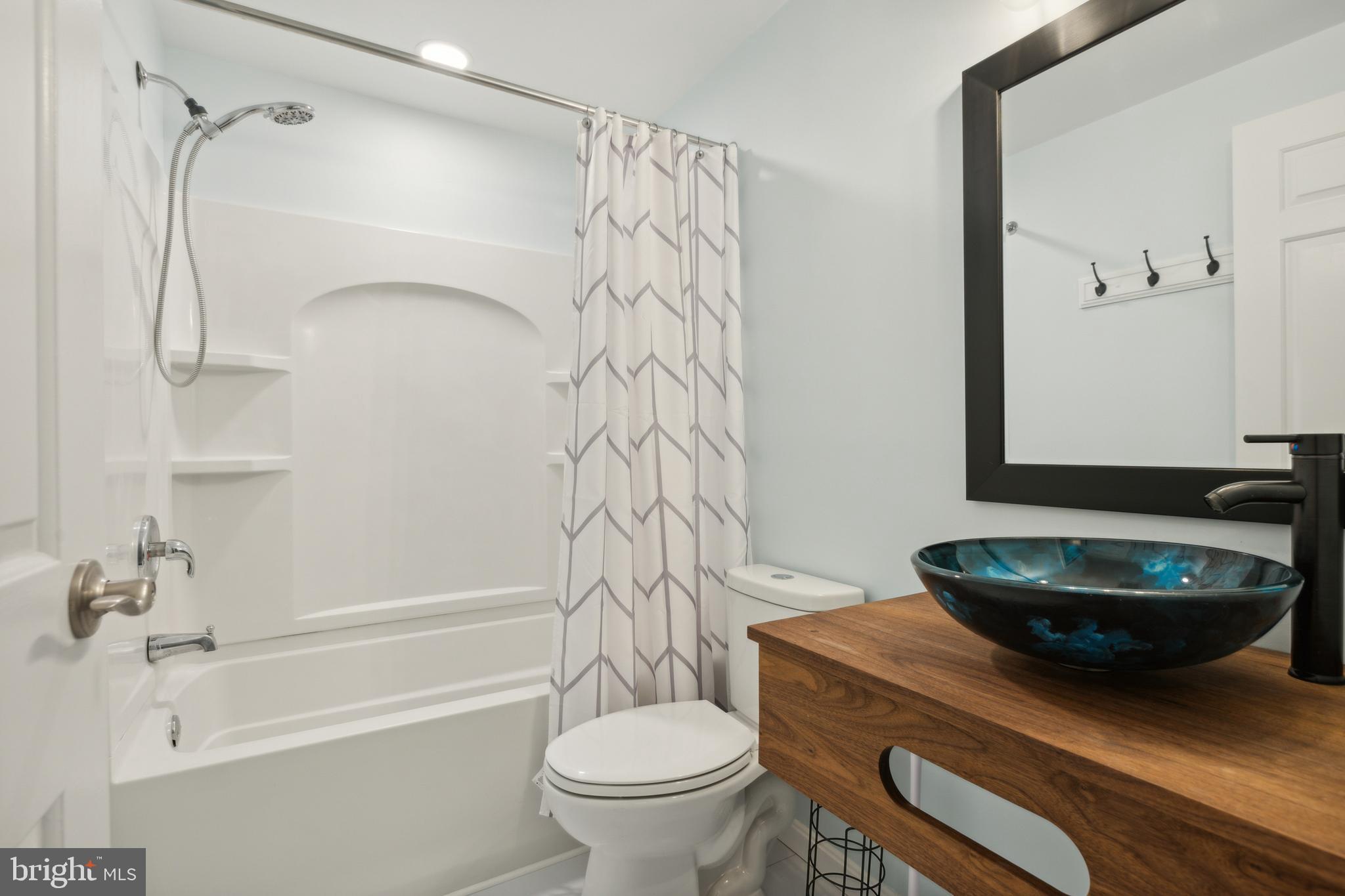 WATERSIDE - Residential