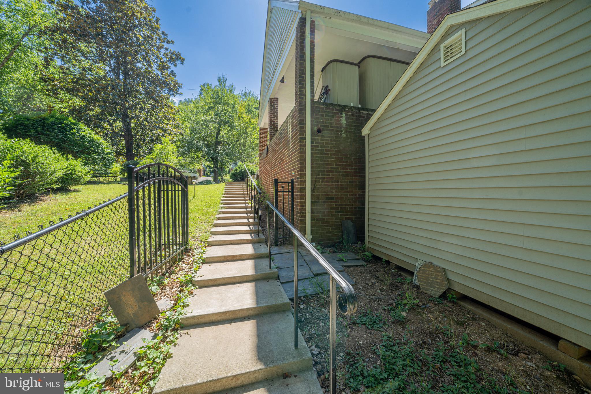 18 LAKESIDE DRIVE