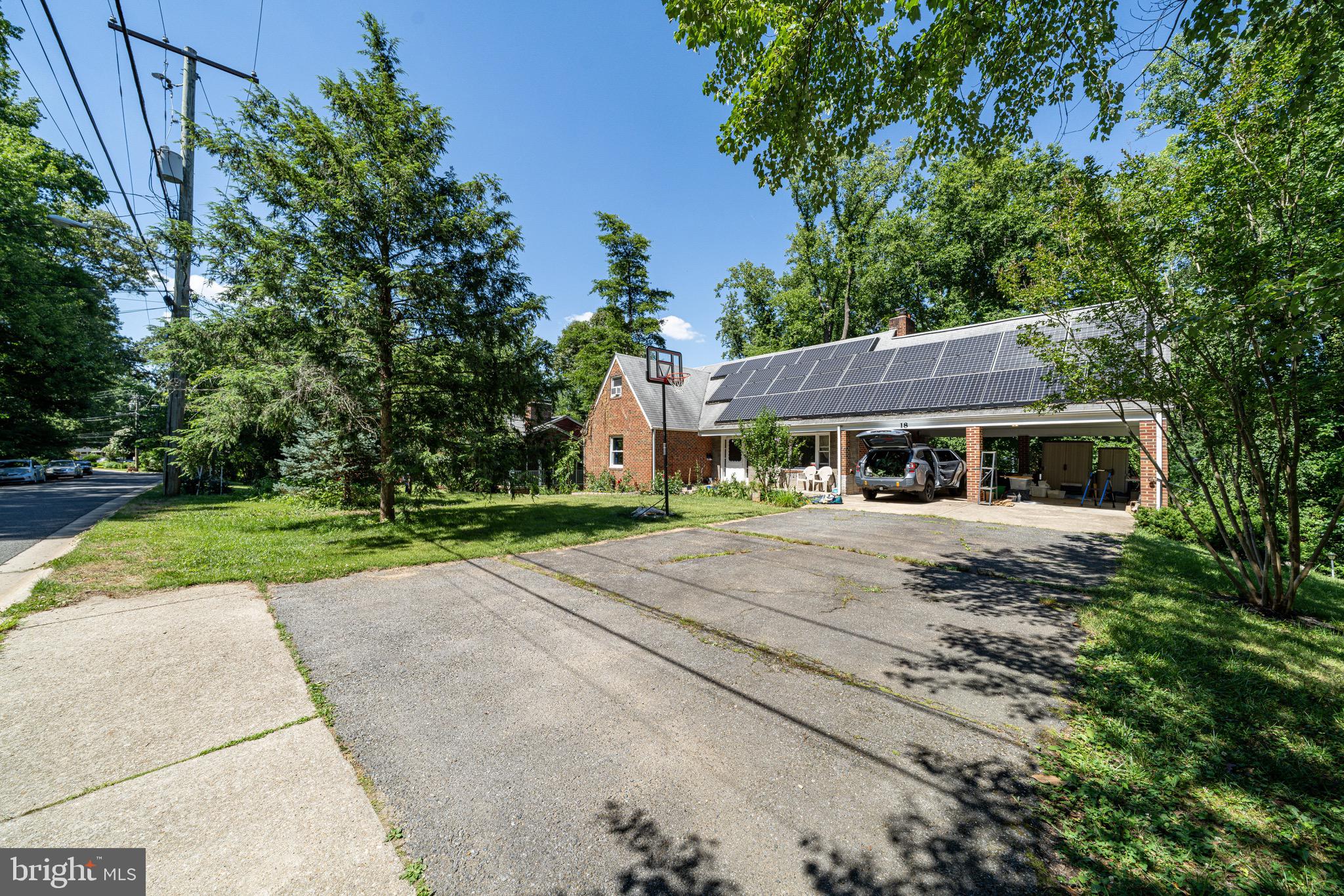 18 LAKESIDE DRIVE