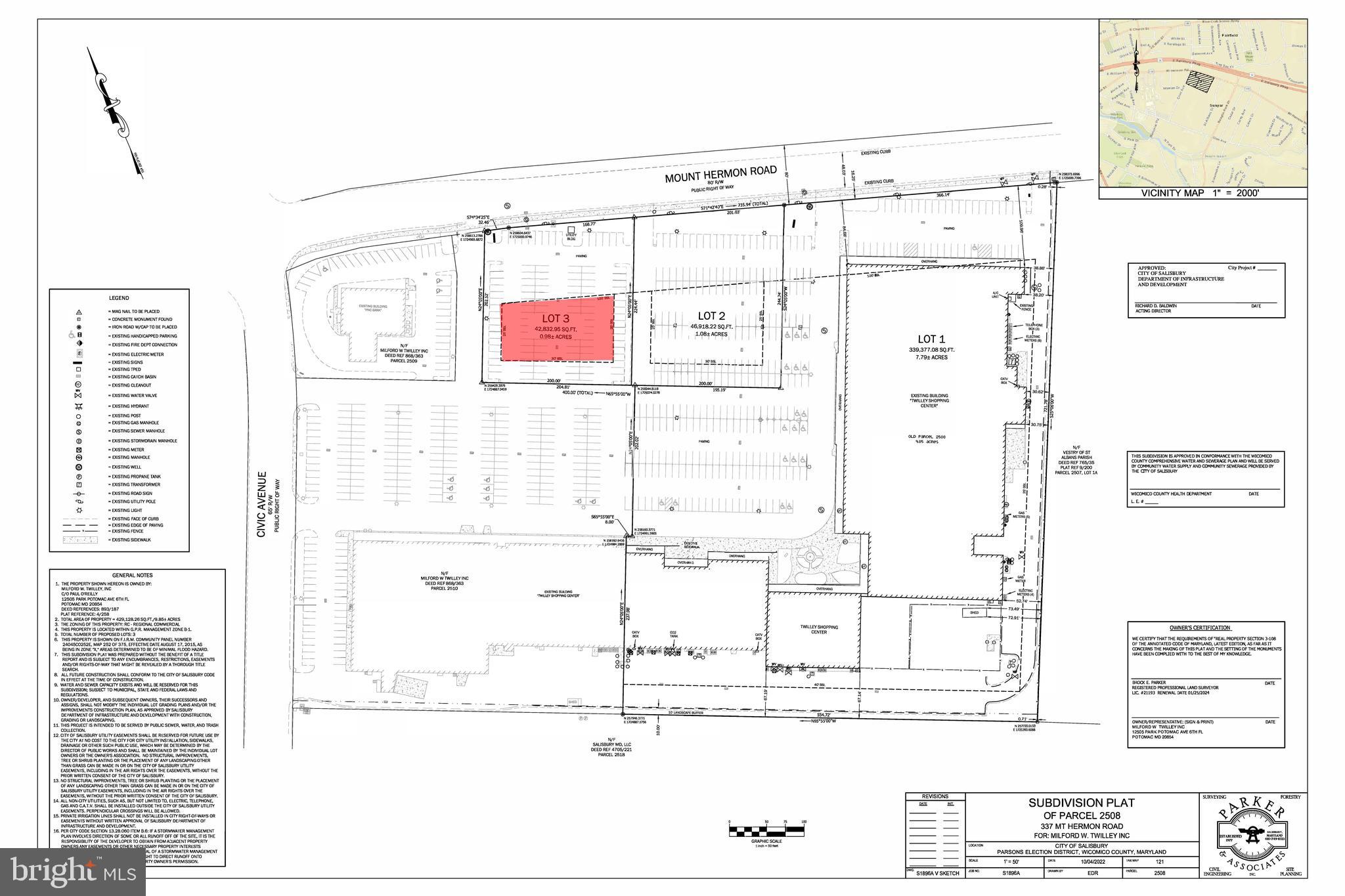 Main image without alt text