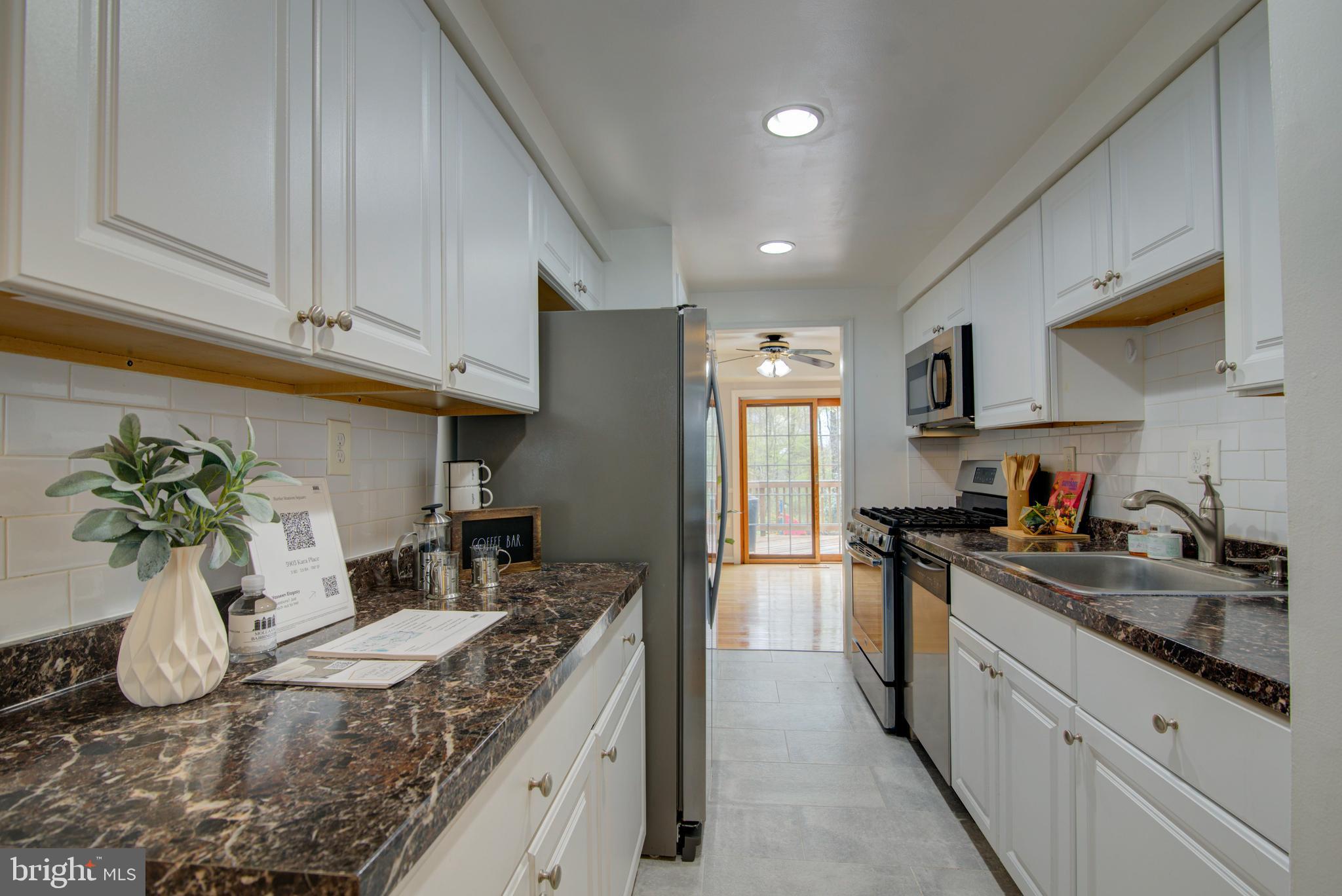 BURKE STATION SQUARE - Residential