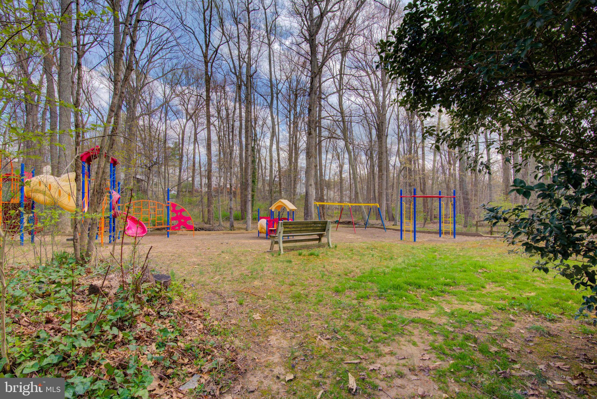 BURKE STATION SQUARE - Residential