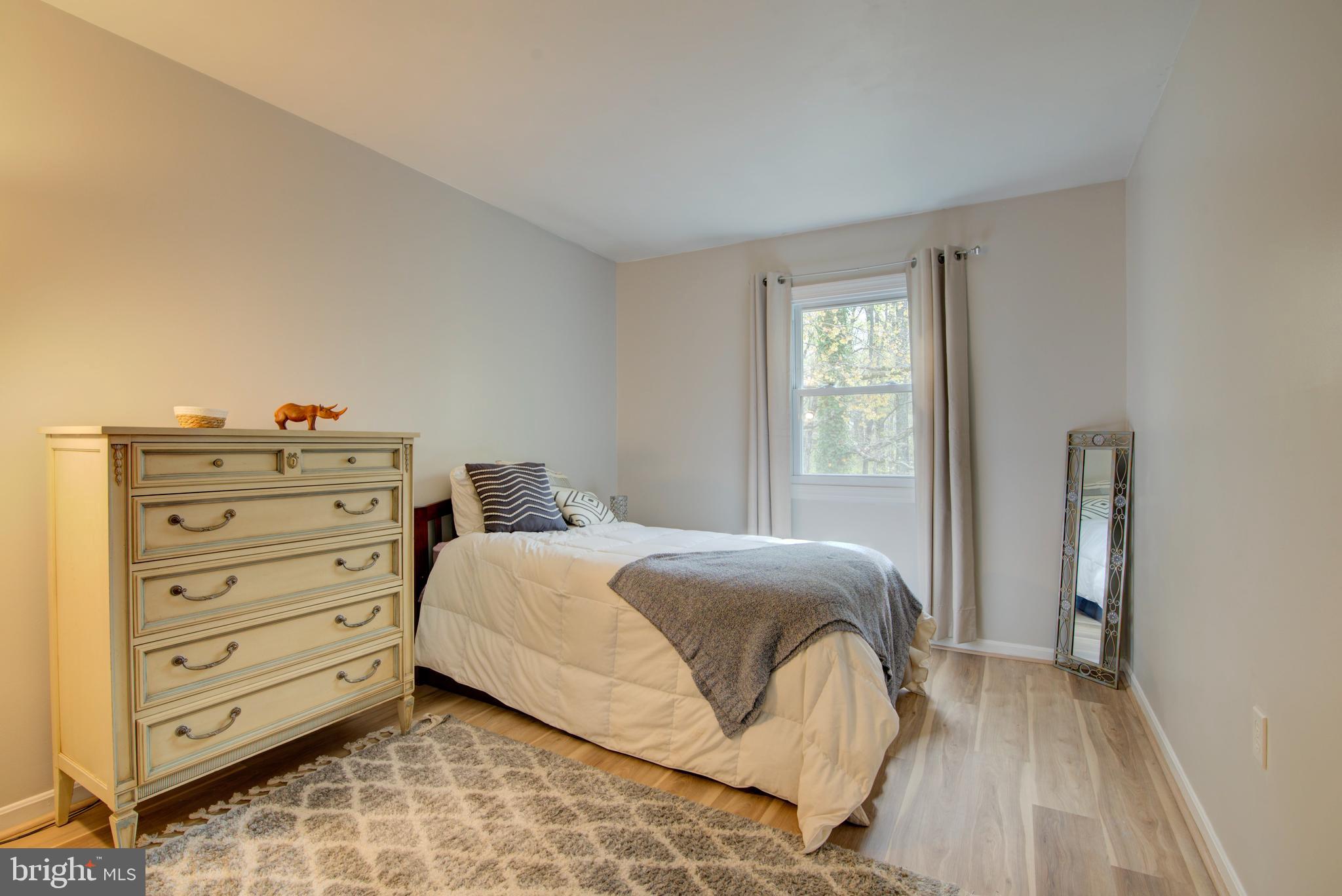 BURKE STATION SQUARE - Residential