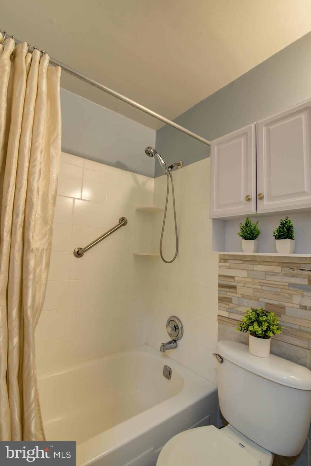 BURKE STATION SQUARE - Residential