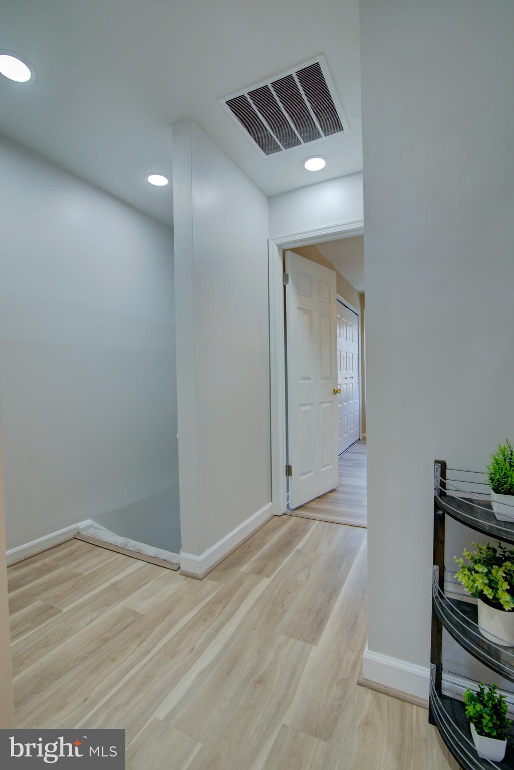 BURKE STATION SQUARE - Residential