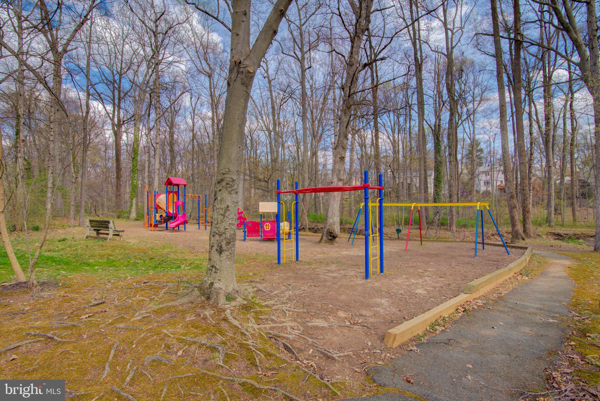 BURKE STATION SQUARE - Residential