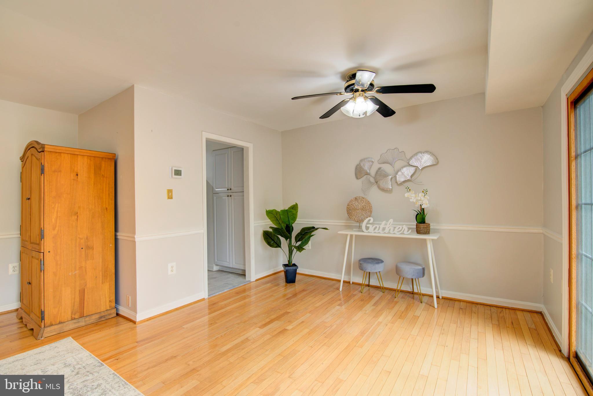 BURKE STATION SQUARE - Residential