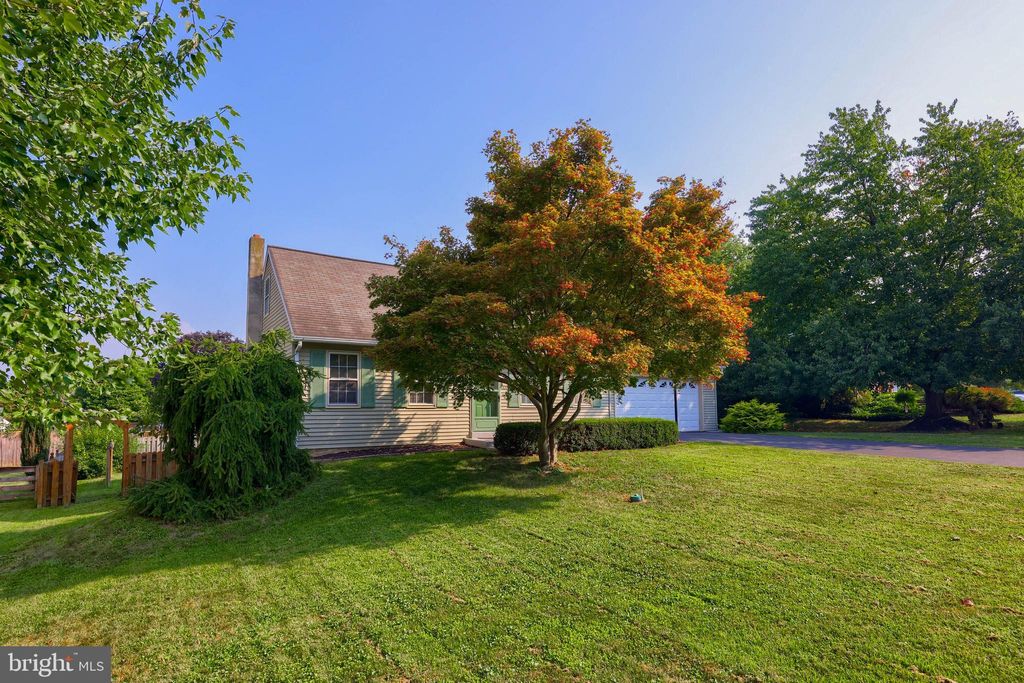 Photo of 308 PARKWOOD DR, LANCASTER, PA 17603 (MLS # PALA2040644)