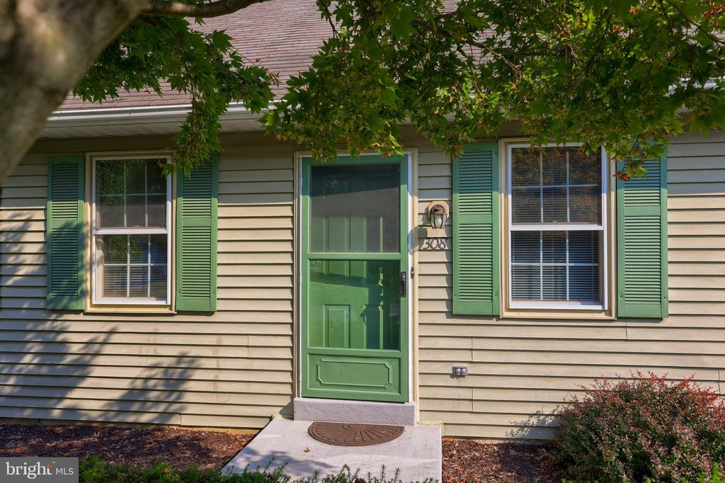 Photo of 308 PARKWOOD DR, LANCASTER, PA 17603 (MLS # PALA2040644)