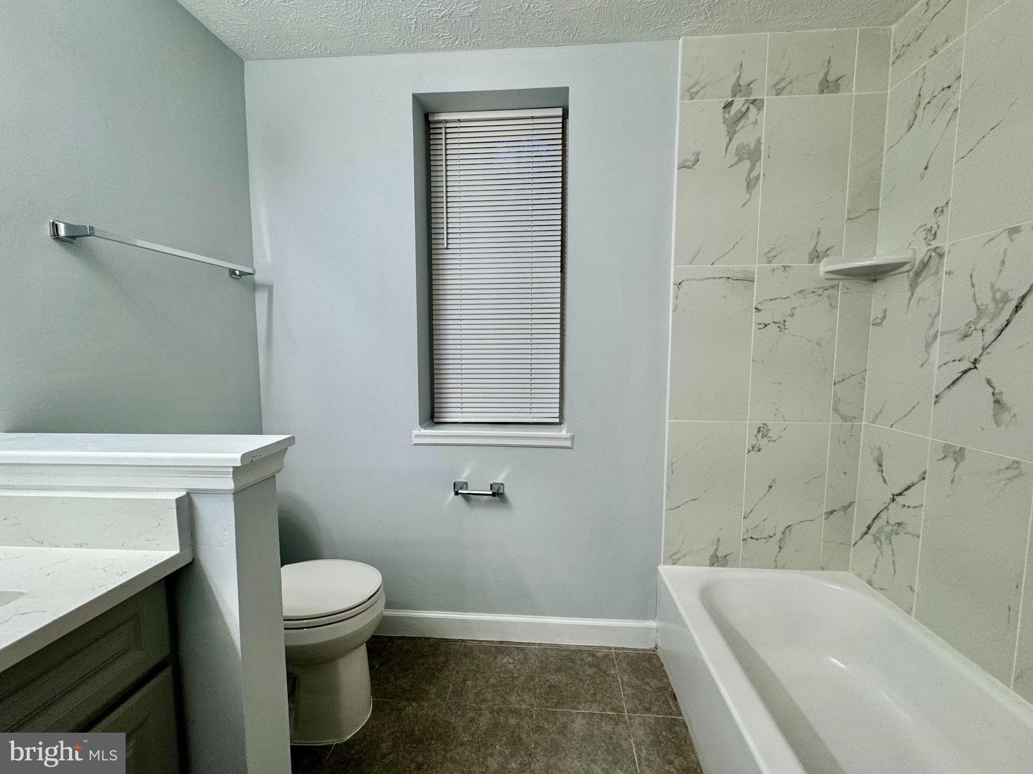 WATERS EDGE AT NORTH LAKE - Residential Lease