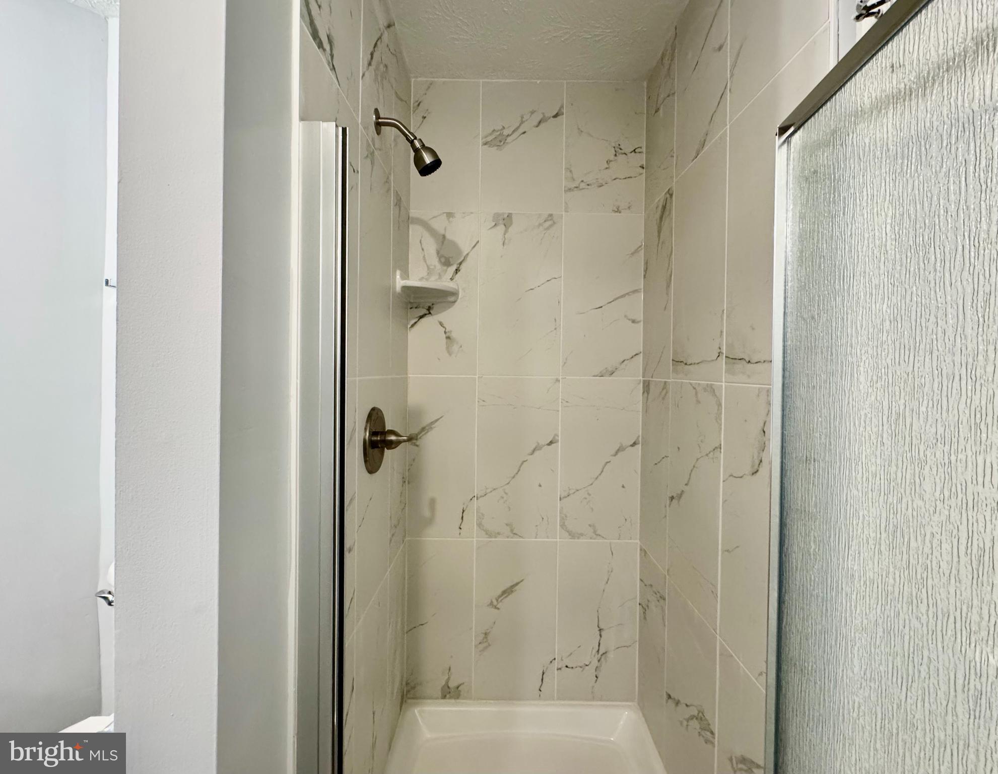 WATERS EDGE AT NORTH LAKE - Residential Lease