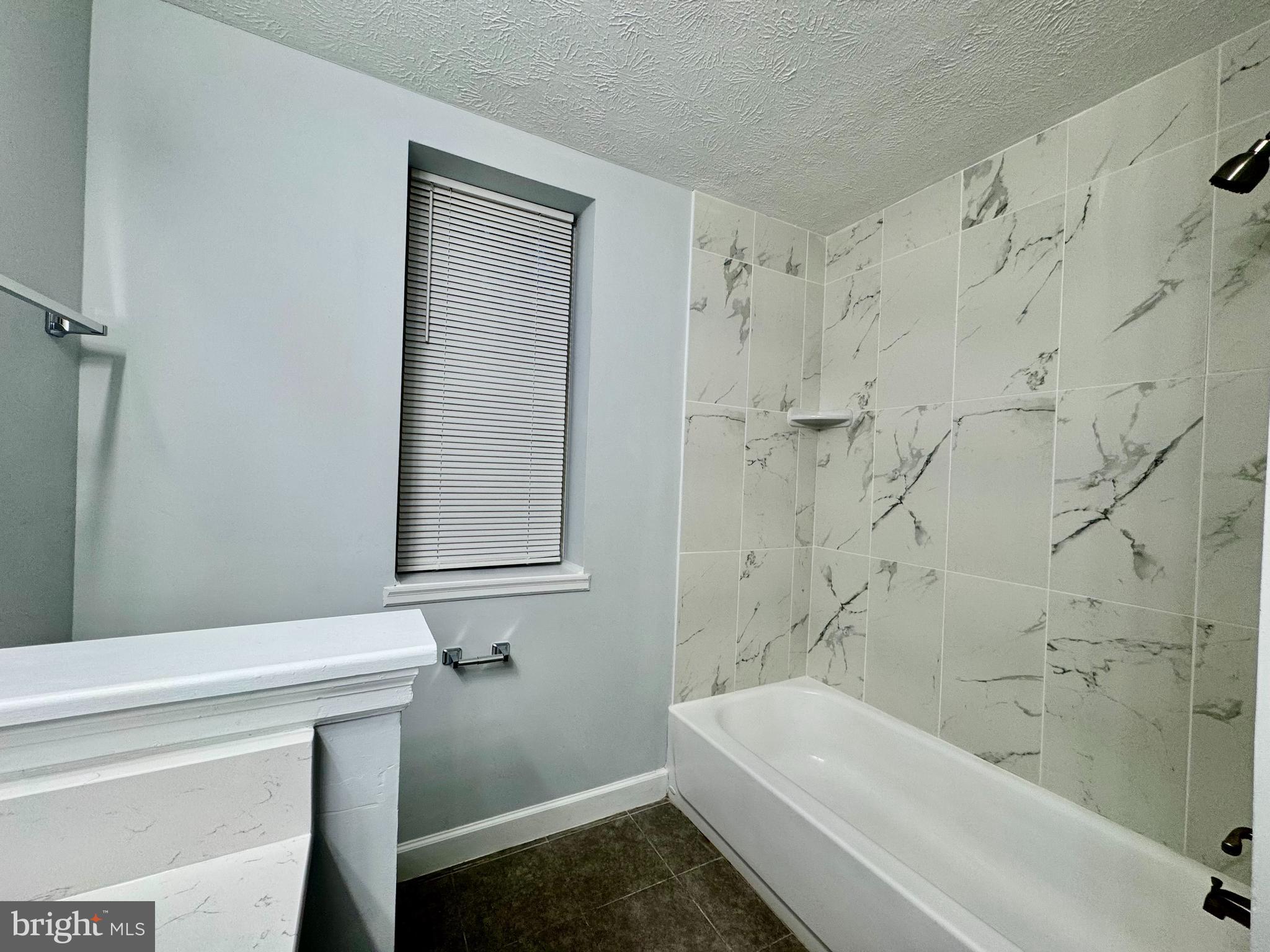 WATERS EDGE AT NORTH LAKE - Residential Lease