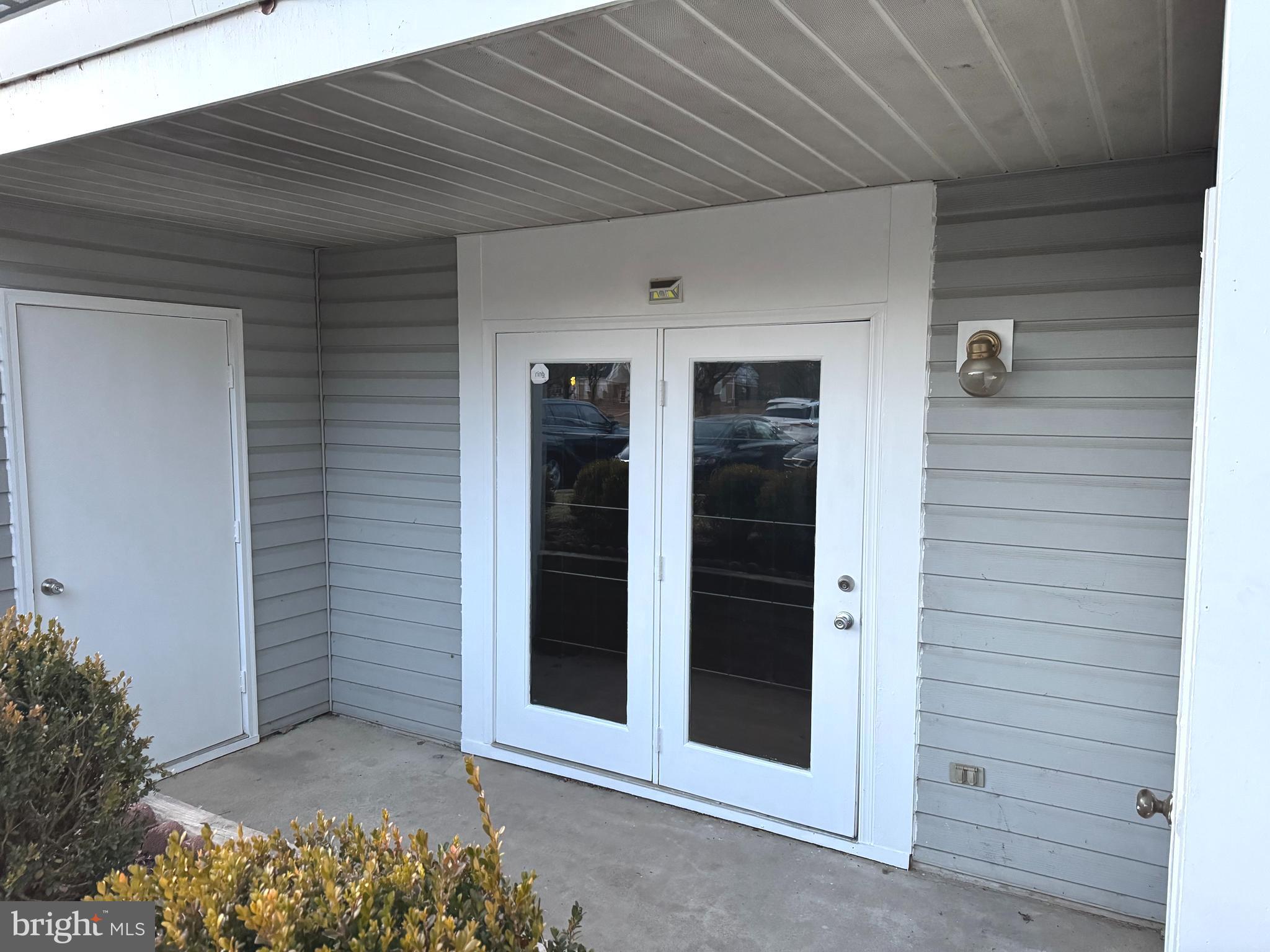 WATERS EDGE AT NORTH LAKE - Residential Lease