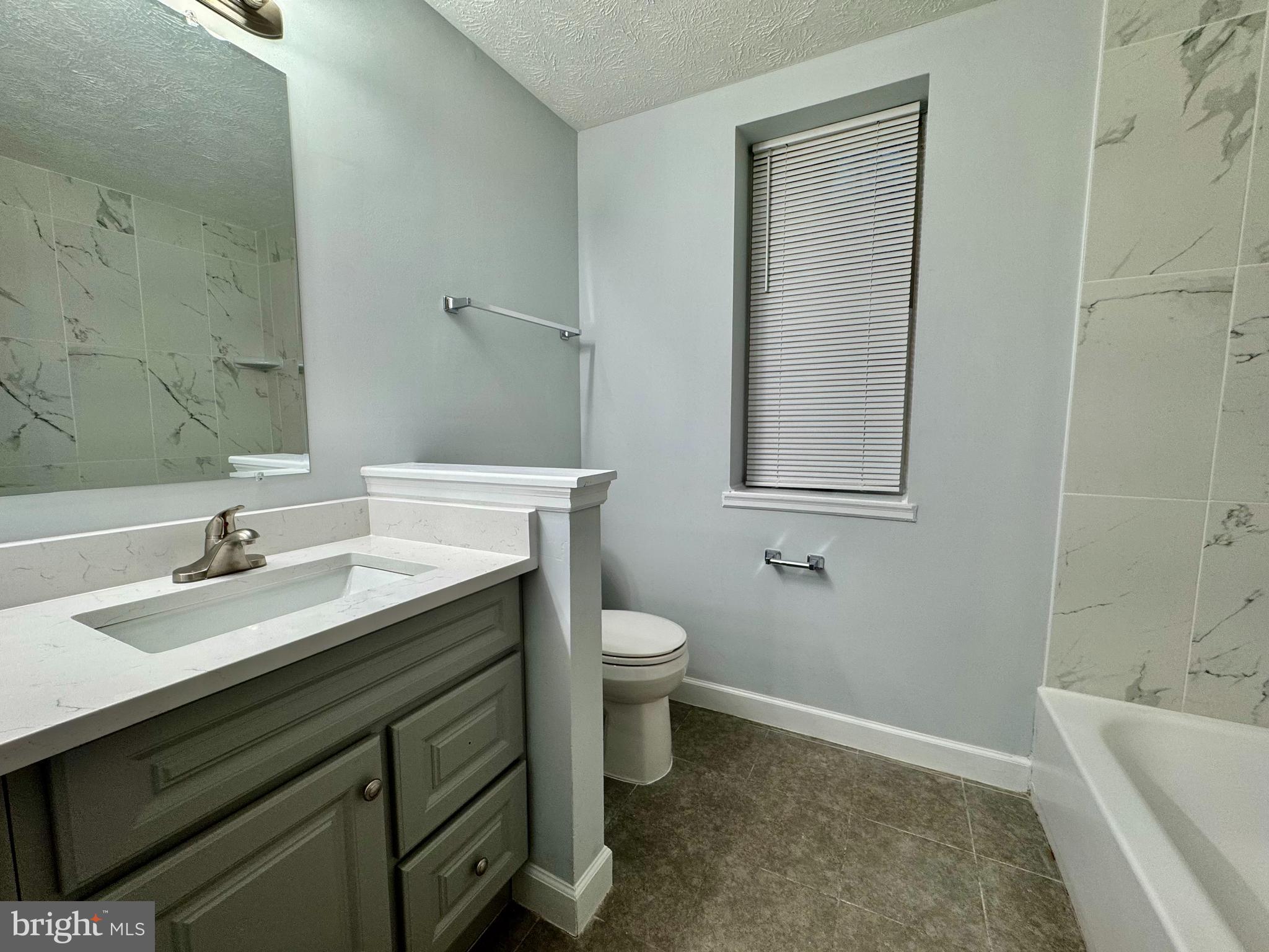 WATERS EDGE AT NORTH LAKE - Residential Lease