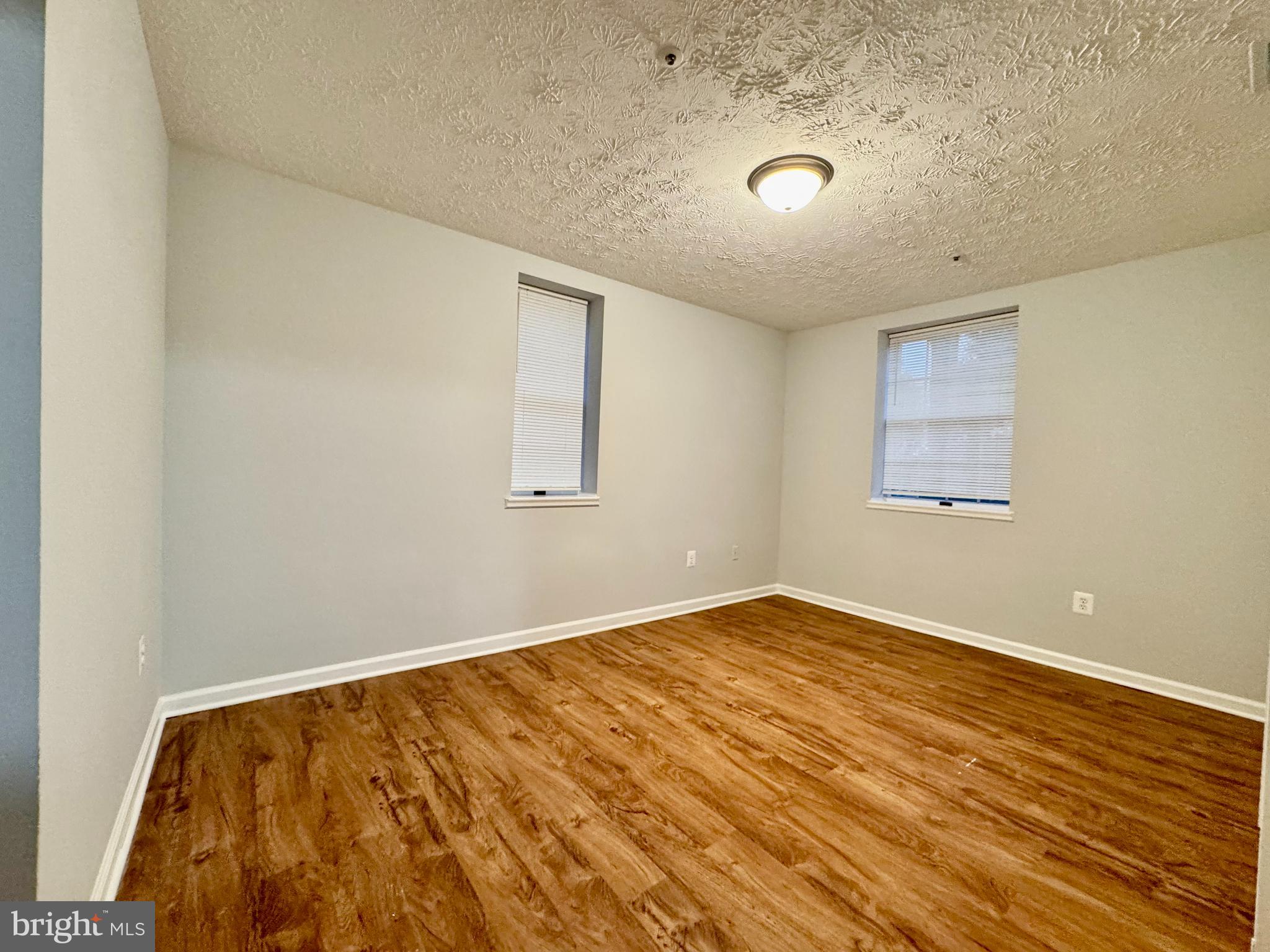 WATERS EDGE AT NORTH LAKE - Residential Lease