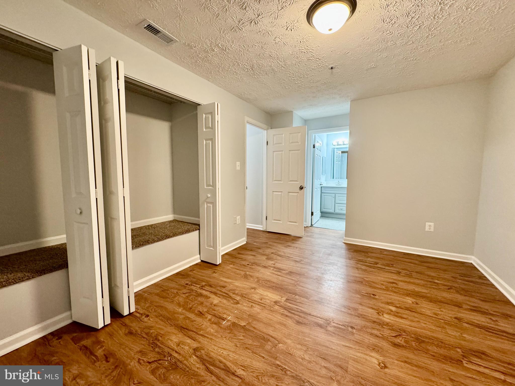 WATERS EDGE AT NORTH LAKE - Residential Lease