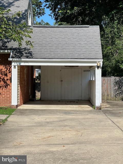 LYNBROOK - Residential Lease