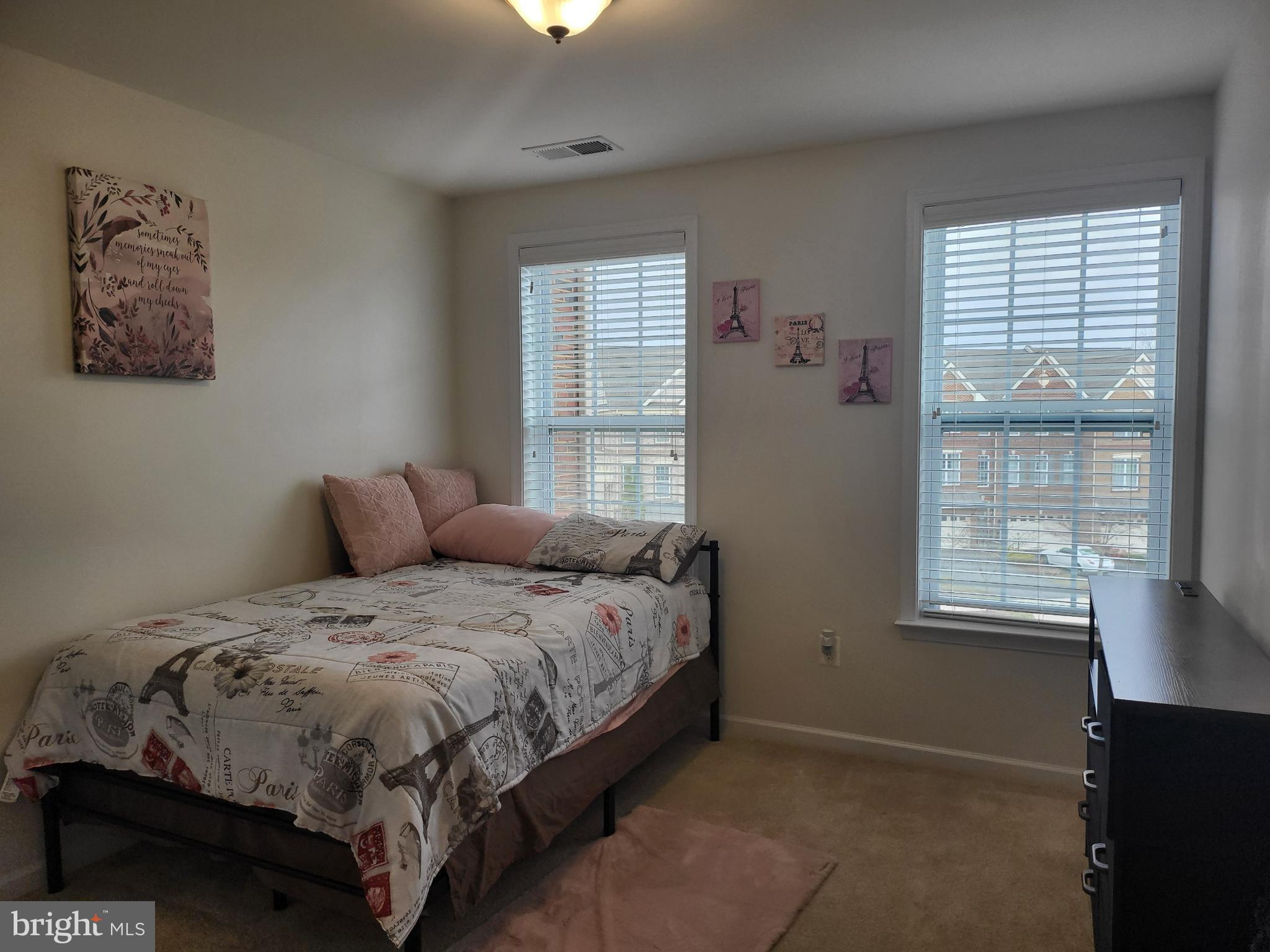 MARLBORO RIDGE - Residential