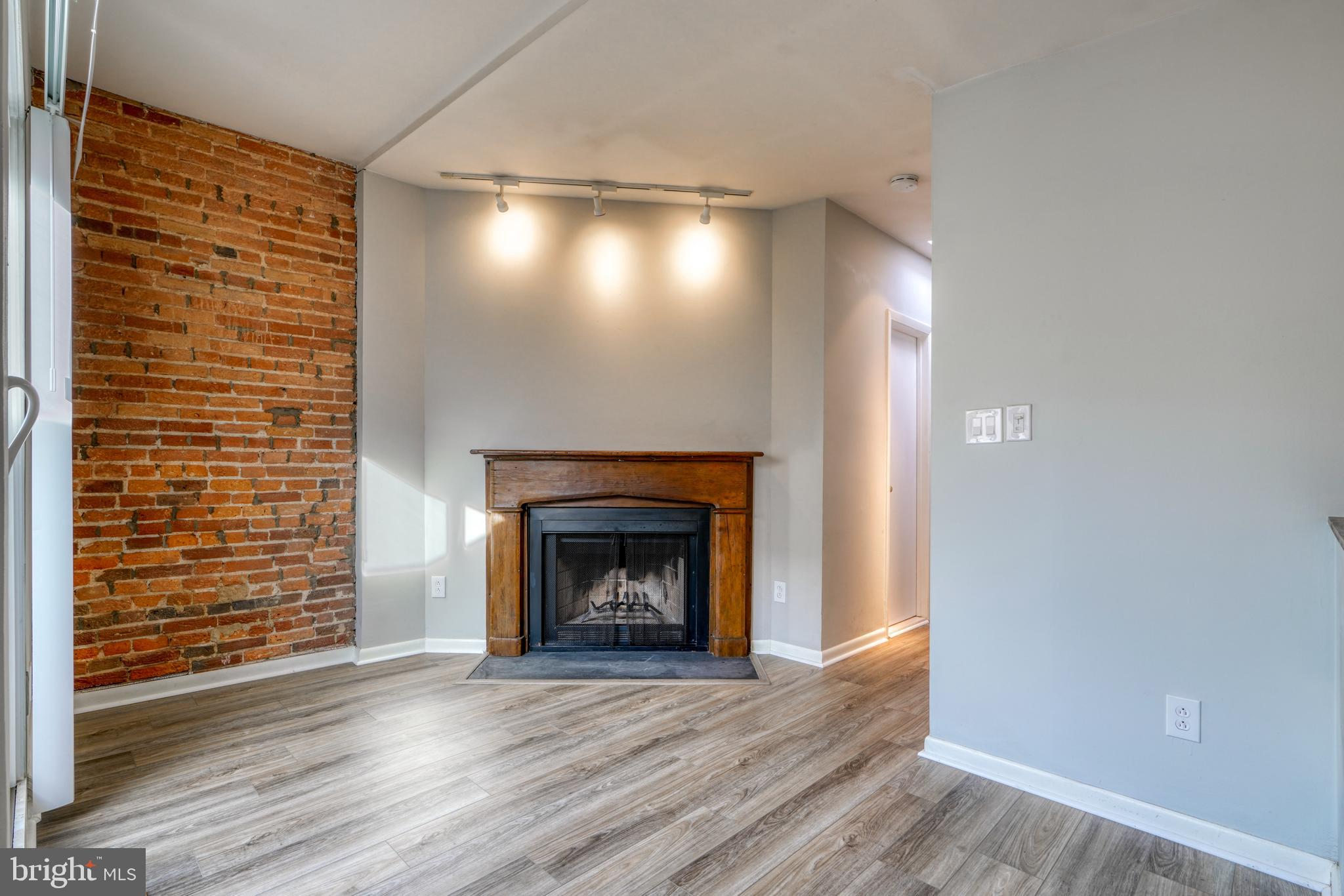 FEDERAL HILL HISTORIC DISTRICT - Residential Lease