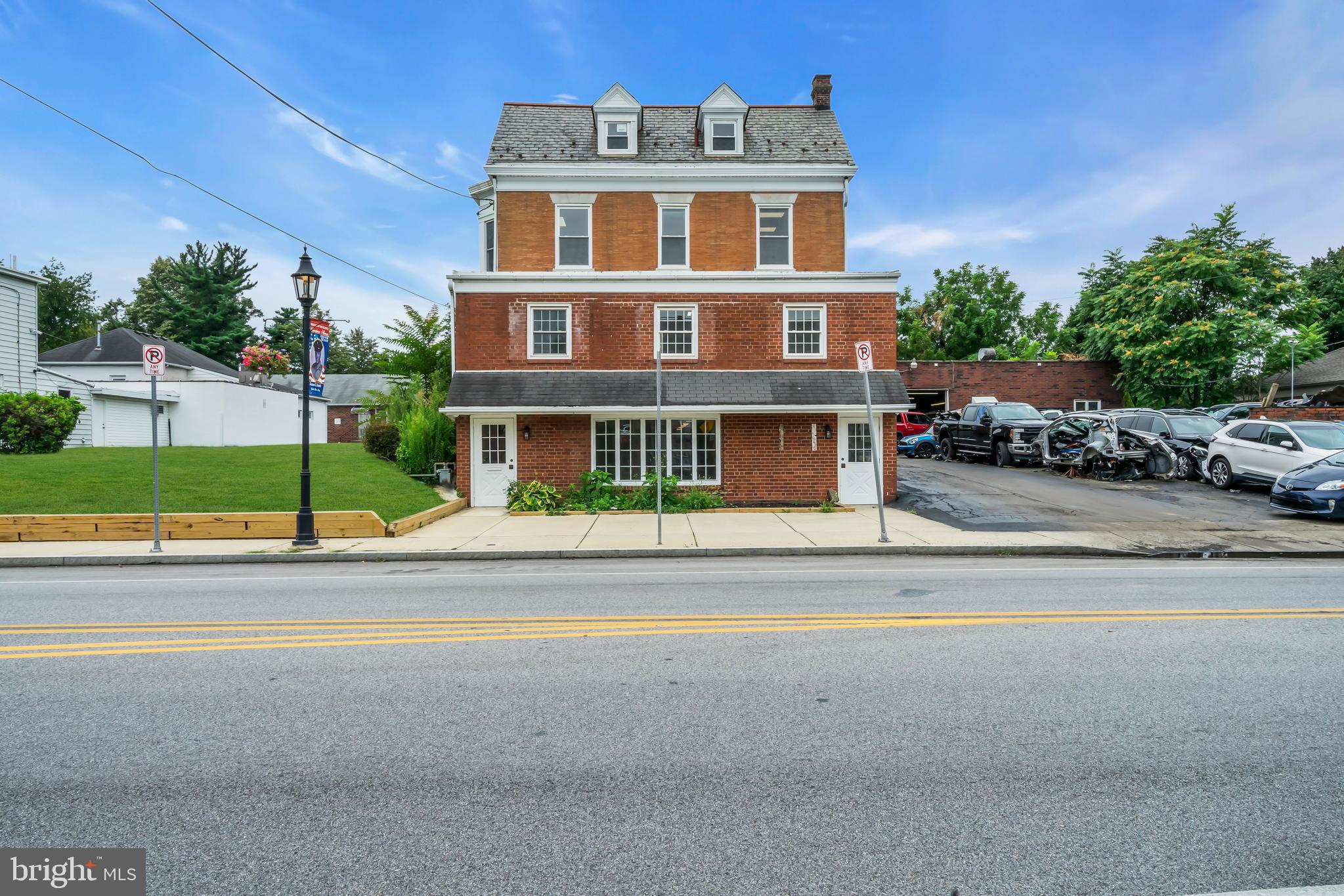 608 HUNTINGDON PIKE