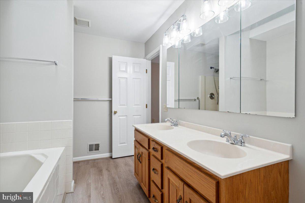 WATERSIDE - Residential