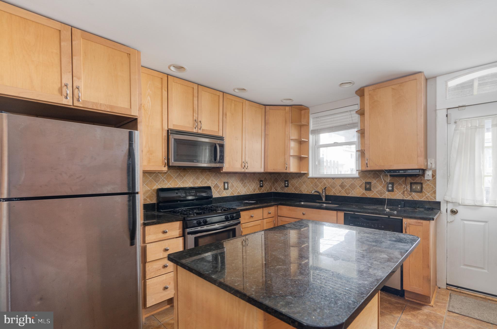 LOCUST POINT - Residential