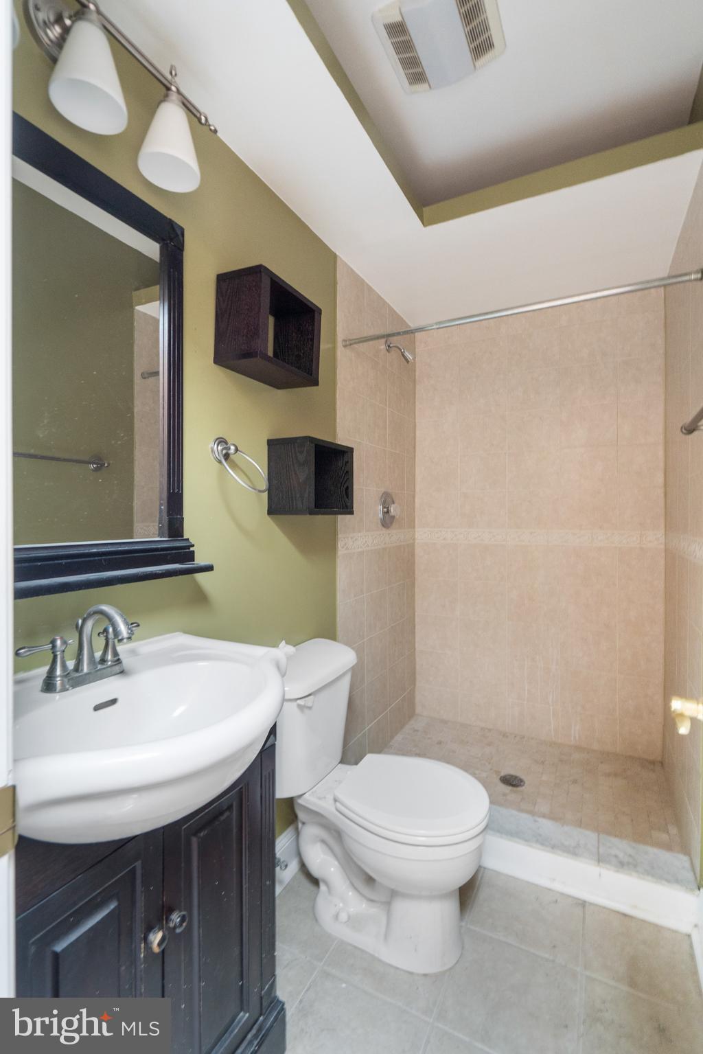 LOCUST POINT - Residential