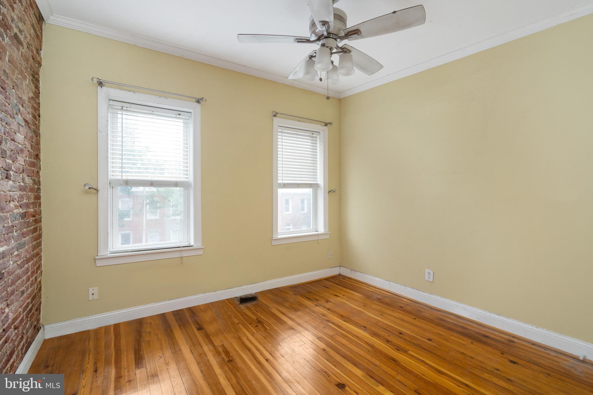 LOCUST POINT - Residential