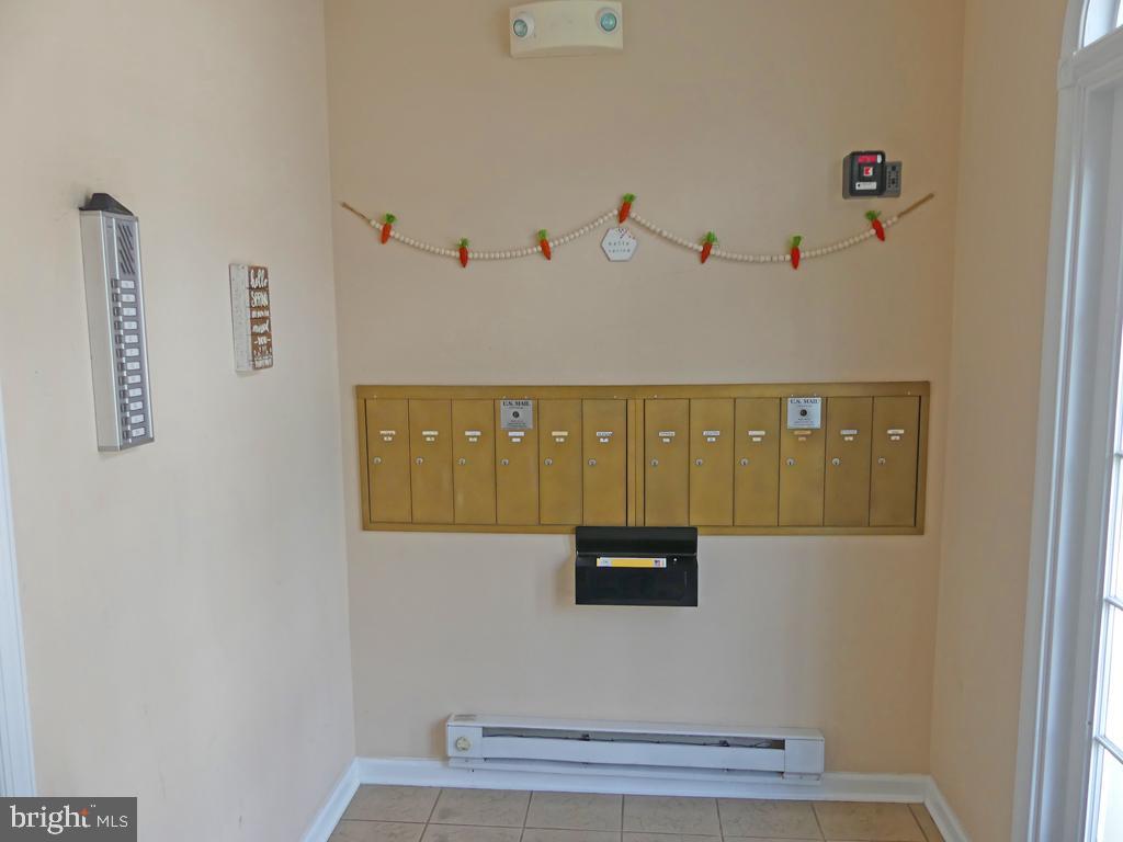 HEARTHSTONE AT VILLAGE SQUARE - Residential