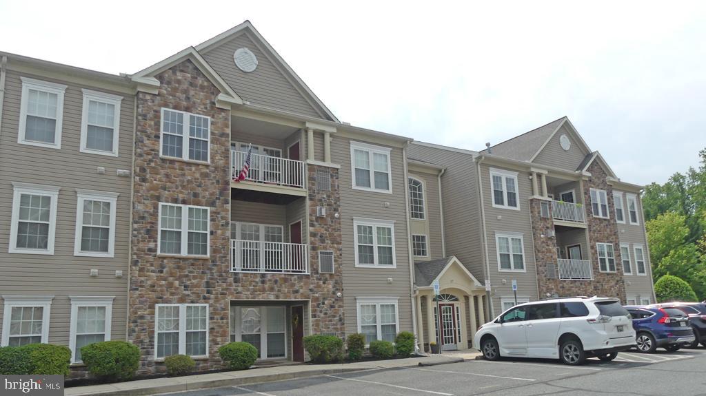 HEARTHSTONE AT VILLAGE SQUARE - Residential