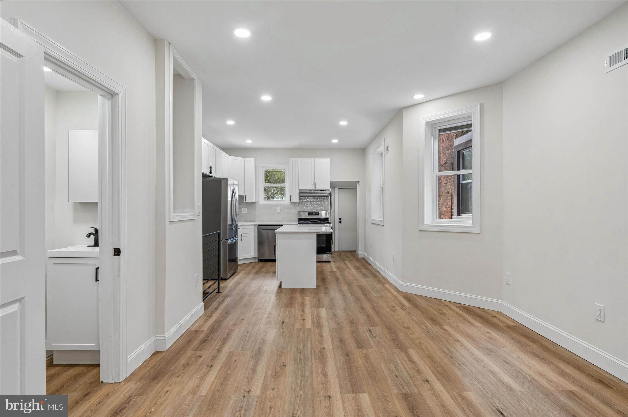 5612 LARCHWOOD AVENUE