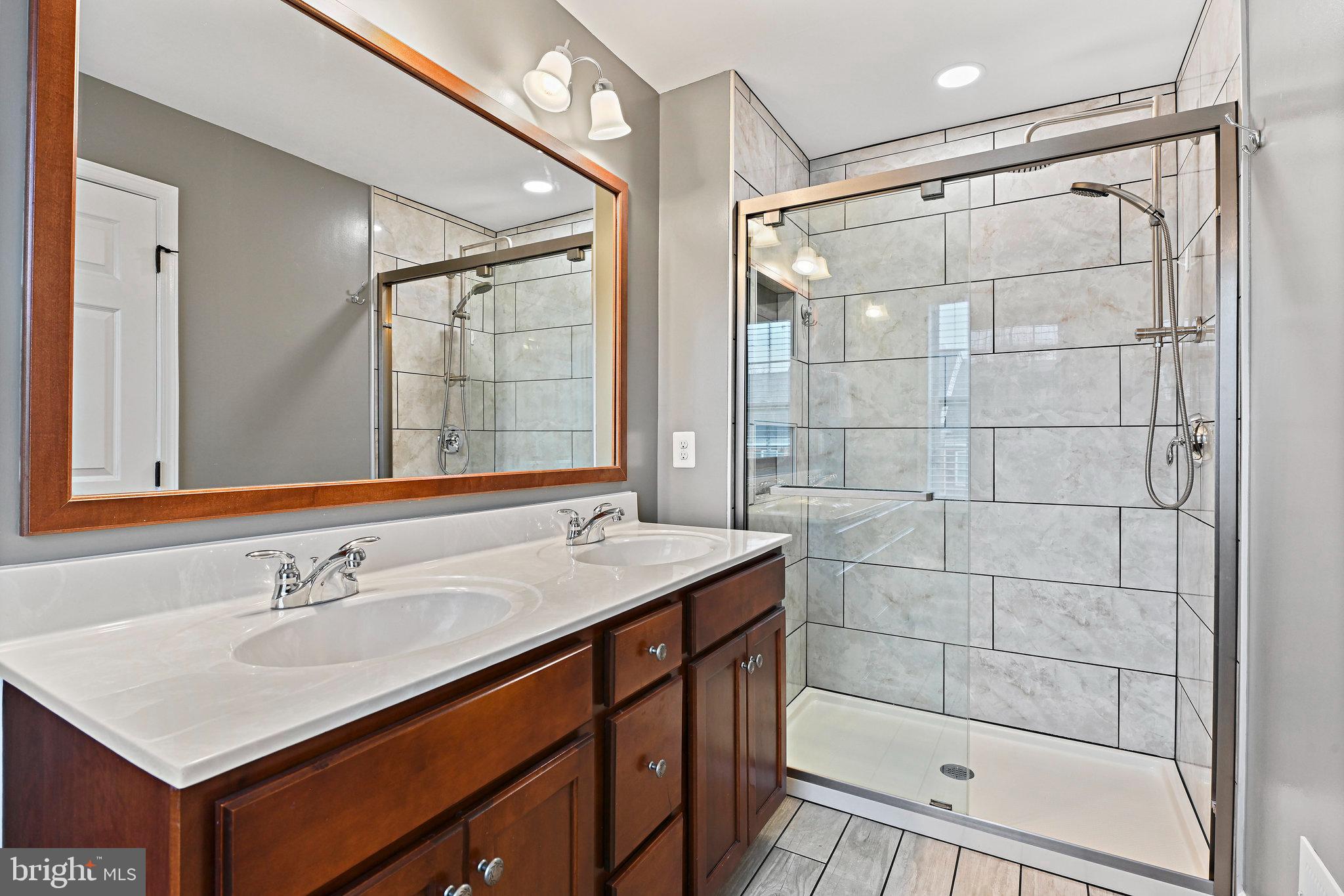 LOUDOUN VALLEY ESTATES 2 - Residential Lease