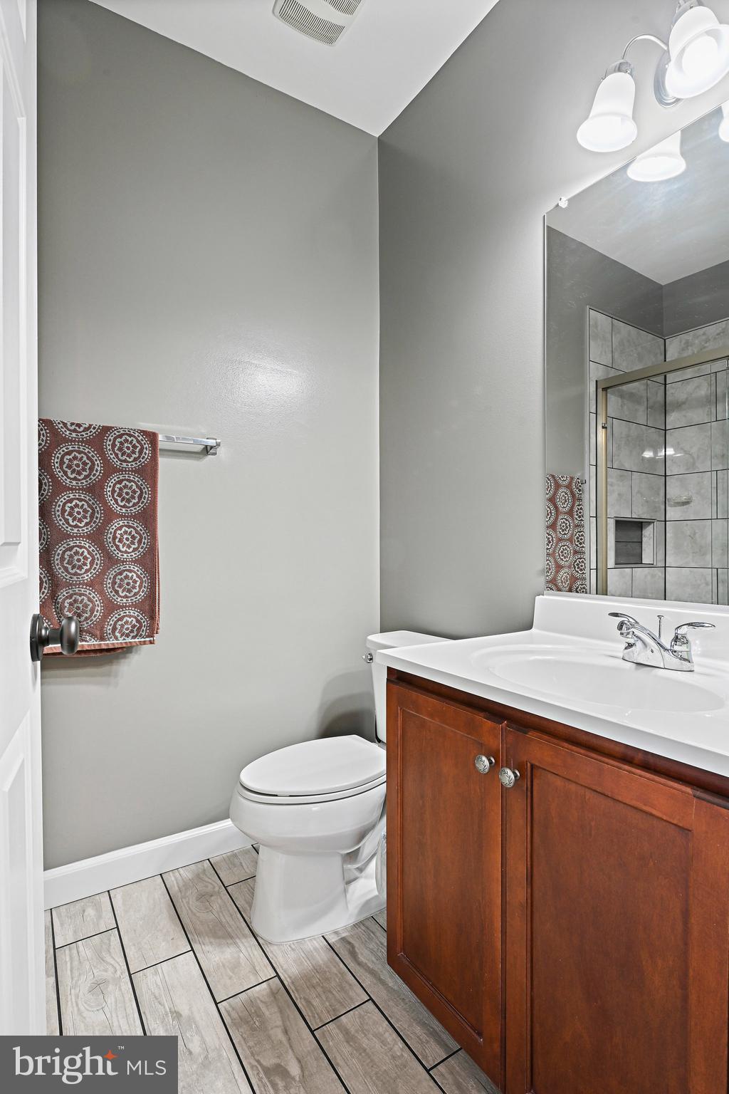 LOUDOUN VALLEY ESTATES 2 - Residential Lease