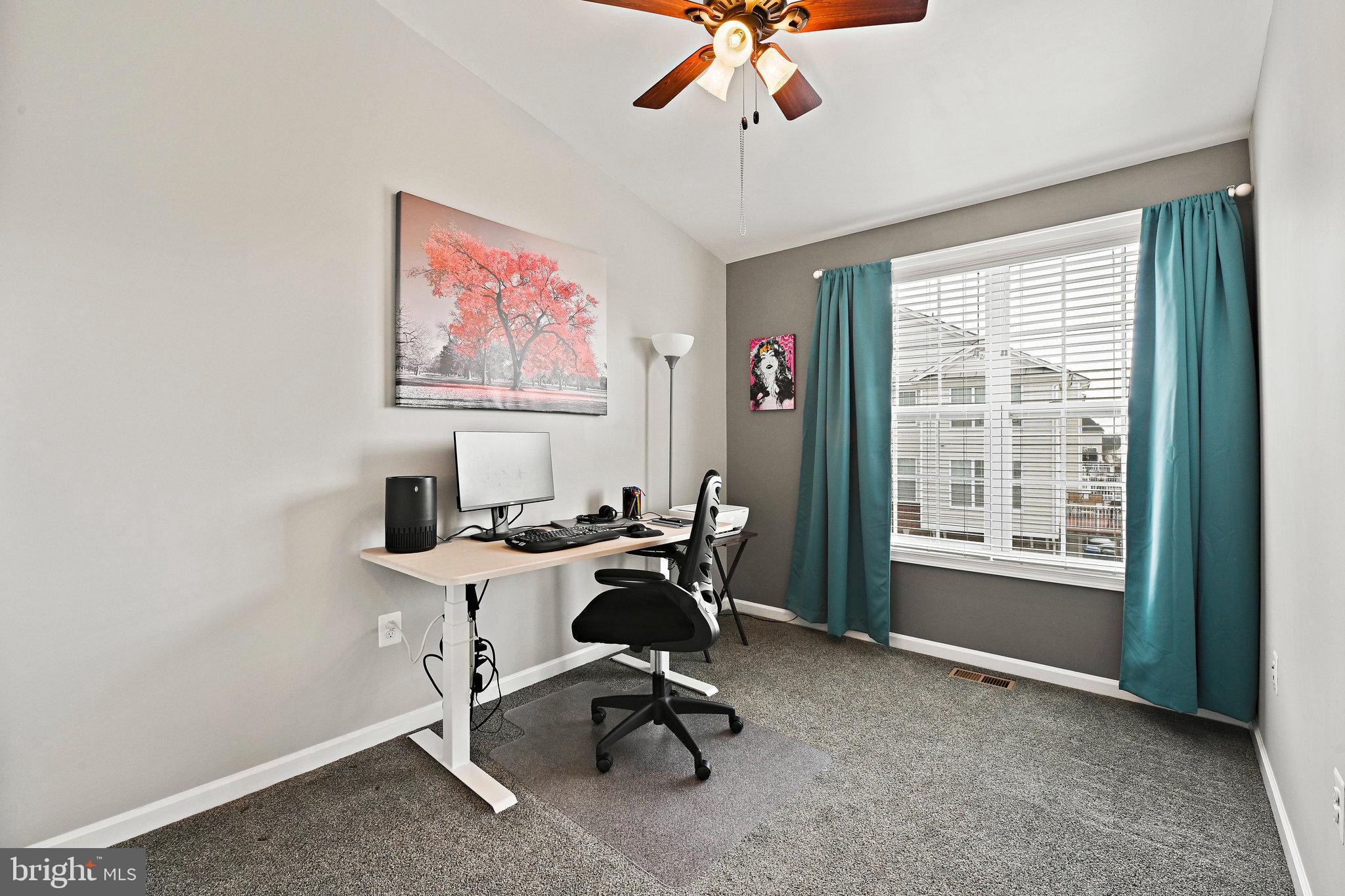 LOUDOUN VALLEY ESTATES 2 - Residential Lease