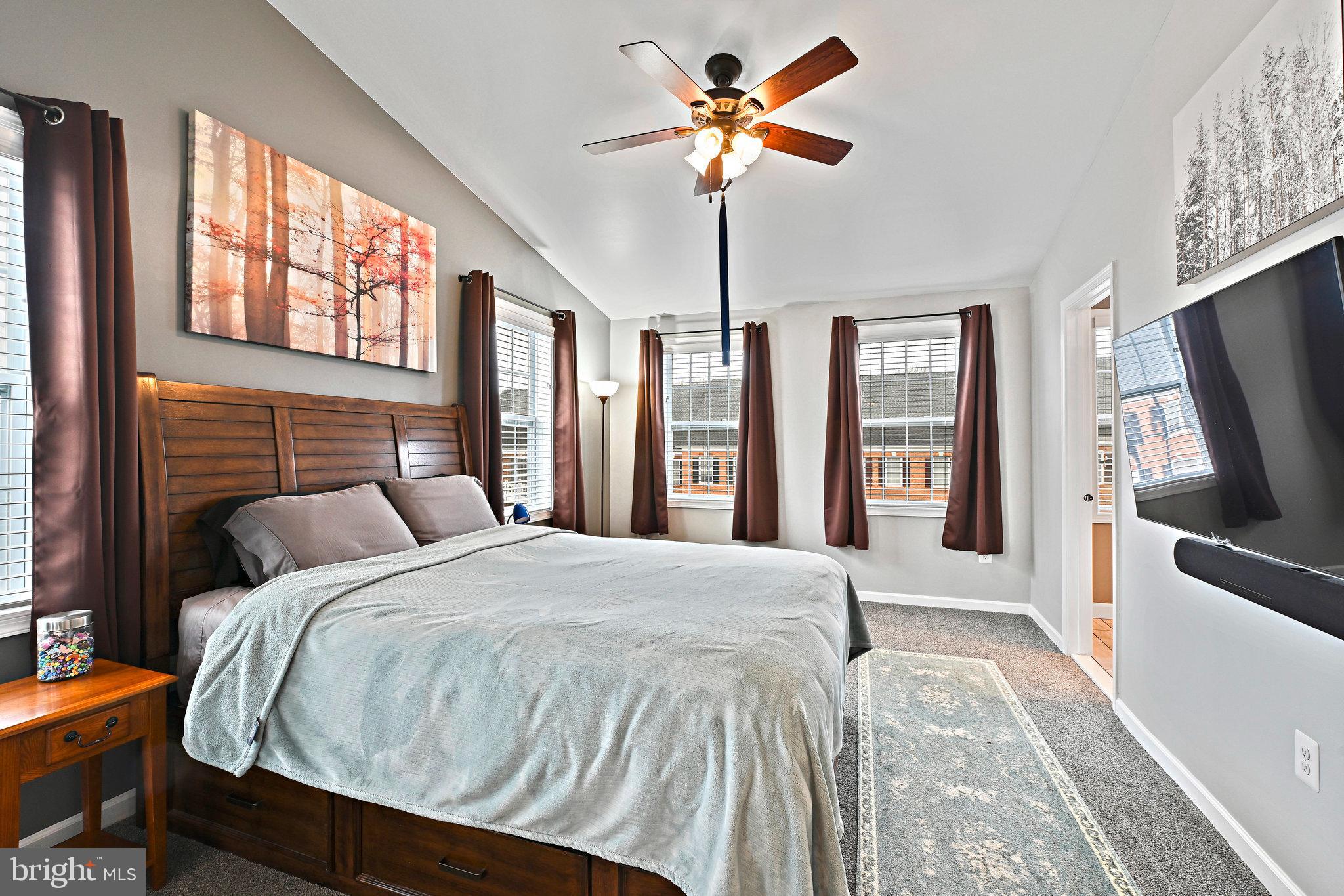 LOUDOUN VALLEY ESTATES 2 - Residential Lease