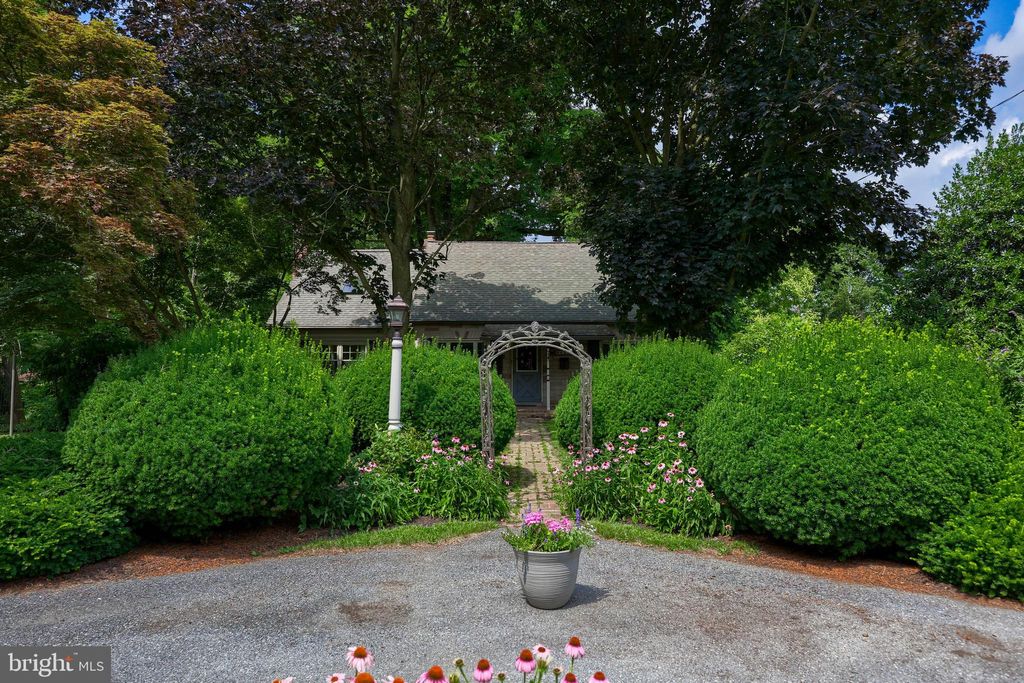 Photo of 6328 Cottage Avenue, East Petersburg, PA 17520 (MLS # PALA2053620)