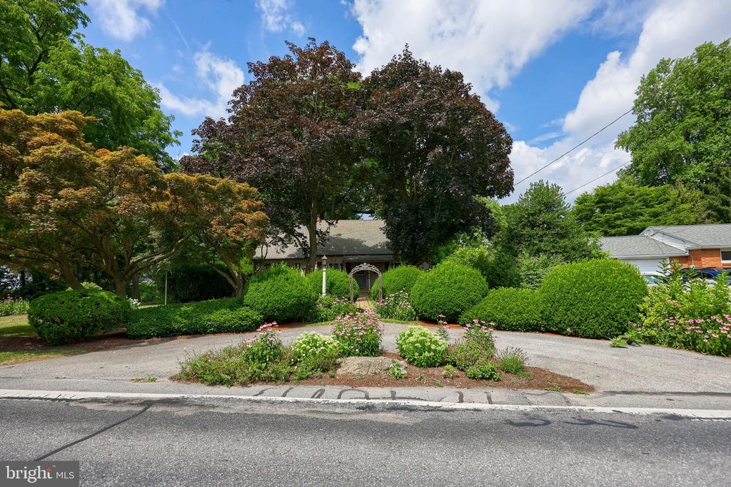 Photo of 6328 Cottage Avenue, East Petersburg, PA 17520 (MLS # PALA2053620)