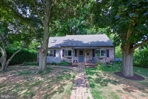 Photo of 6328 Cottage Avenue, East Petersburg, PA 17520 (MLS # PALA2053620)