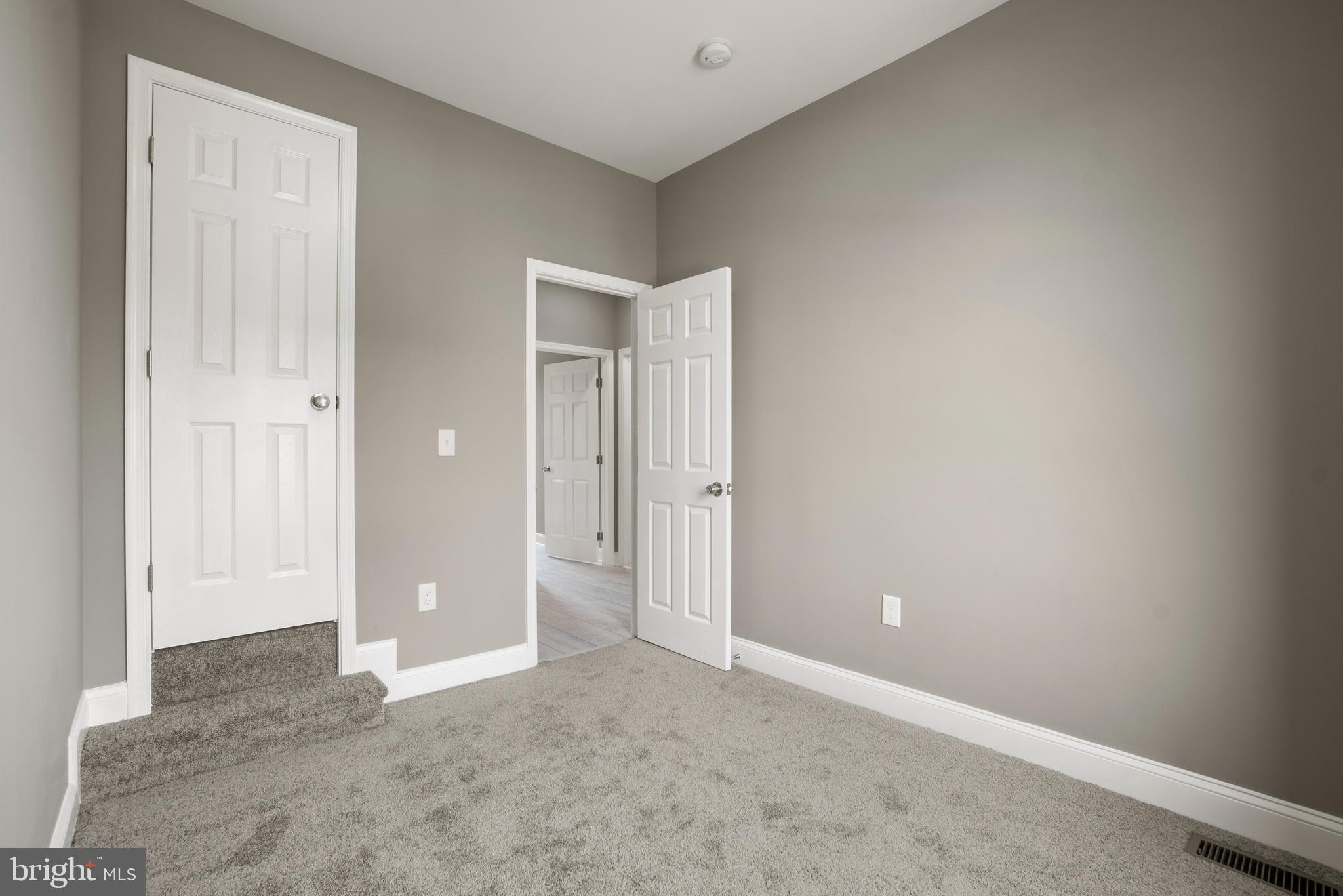 MONDAWMIN - Residential