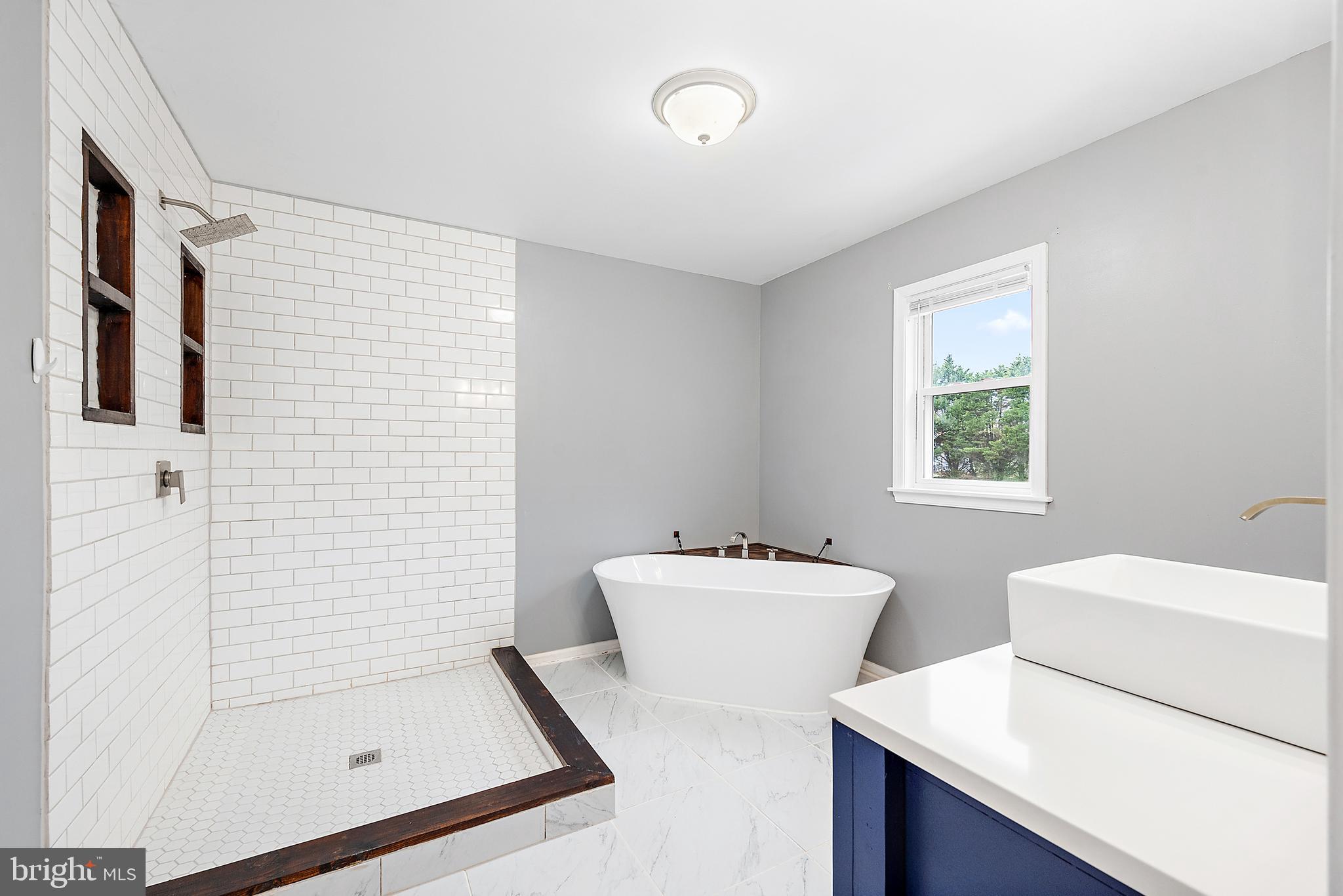 WESTERN FIELD - Residential