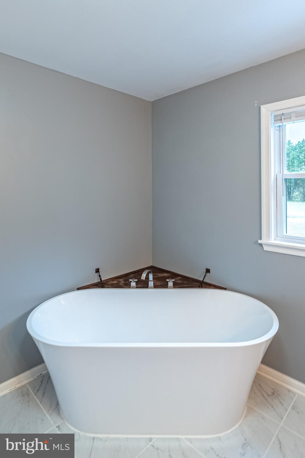 WESTERN FIELD - Residential