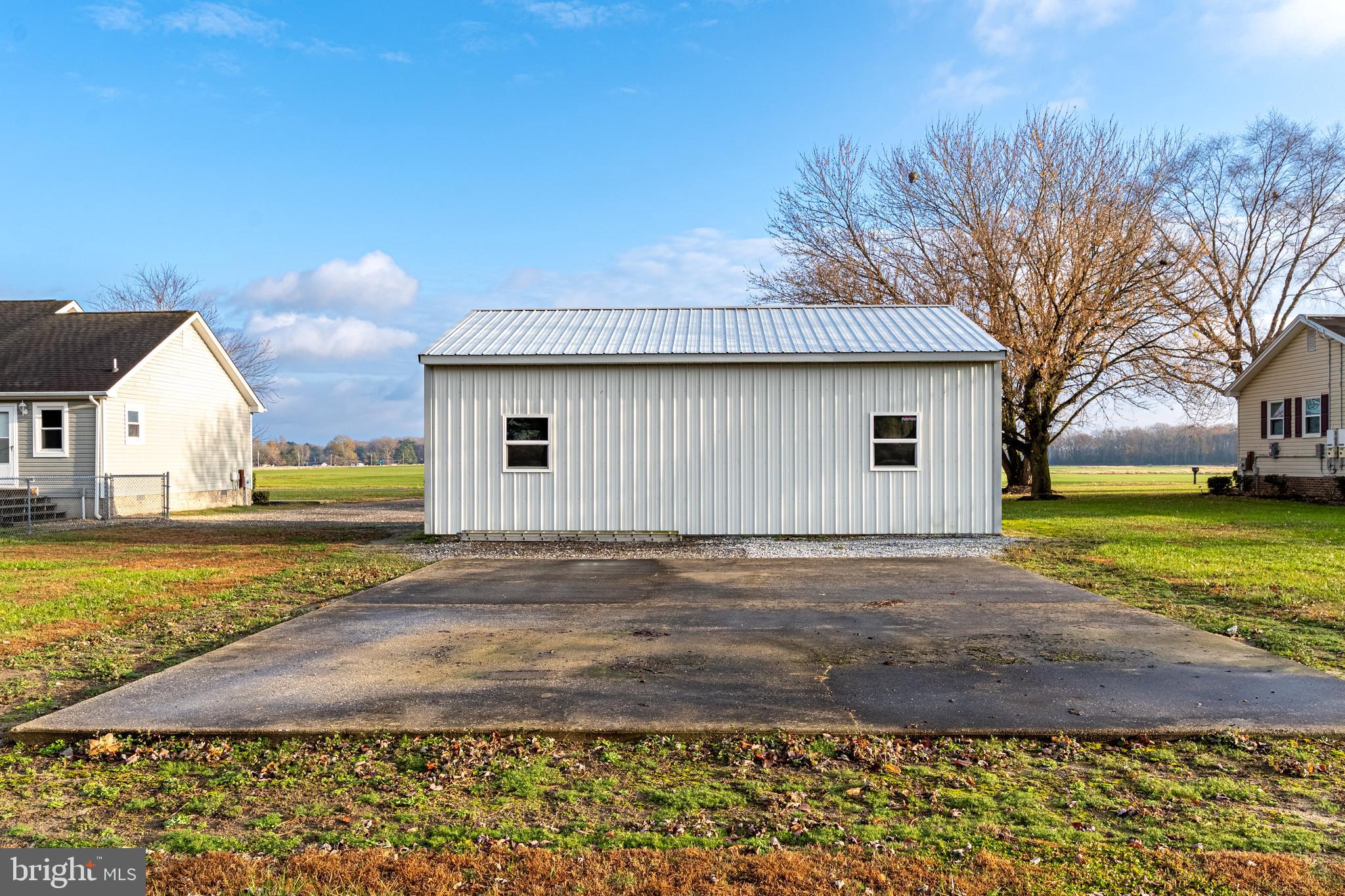 WESTERN FIELD - Residential
