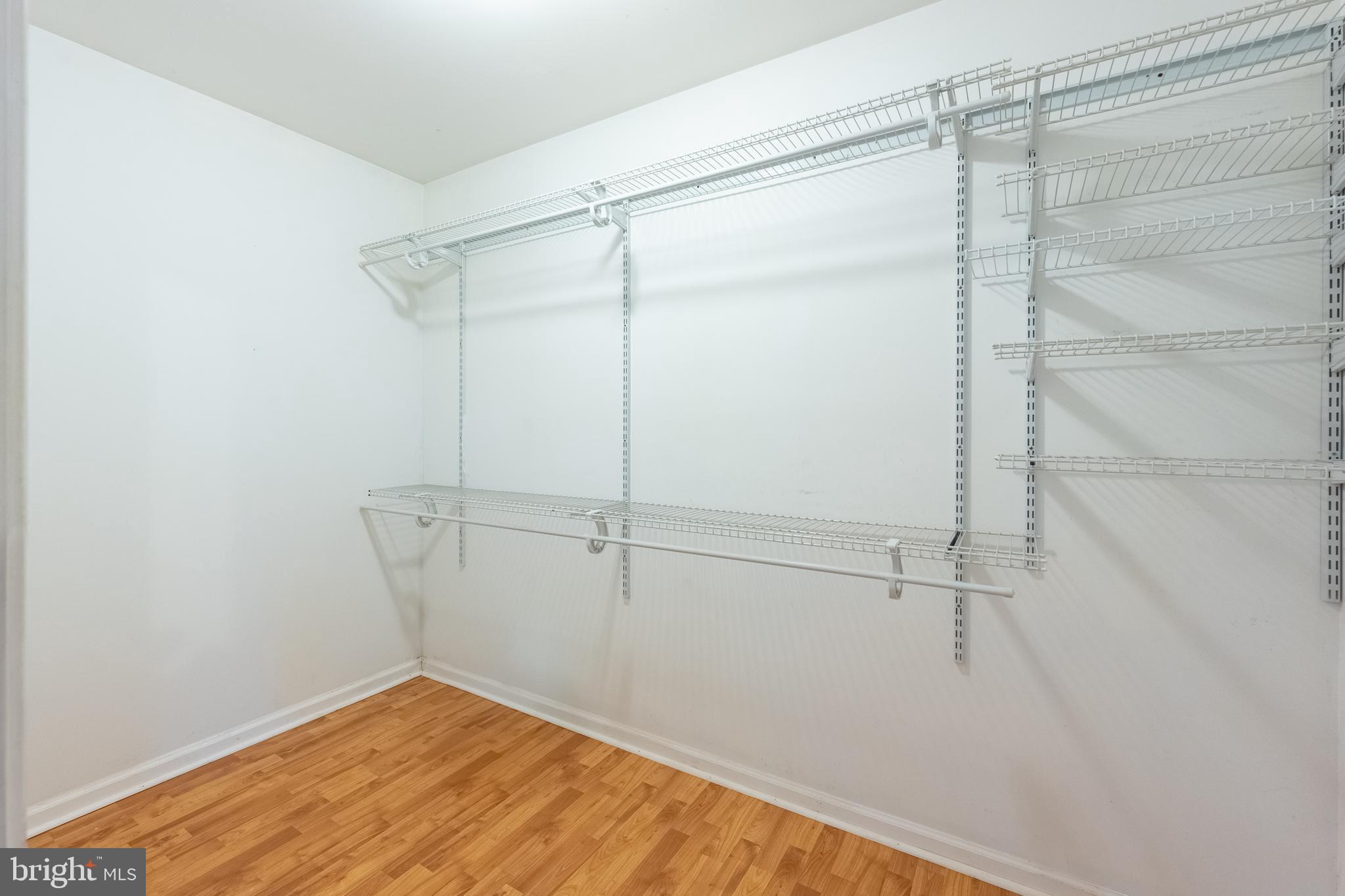 WESTERN FIELD - Residential